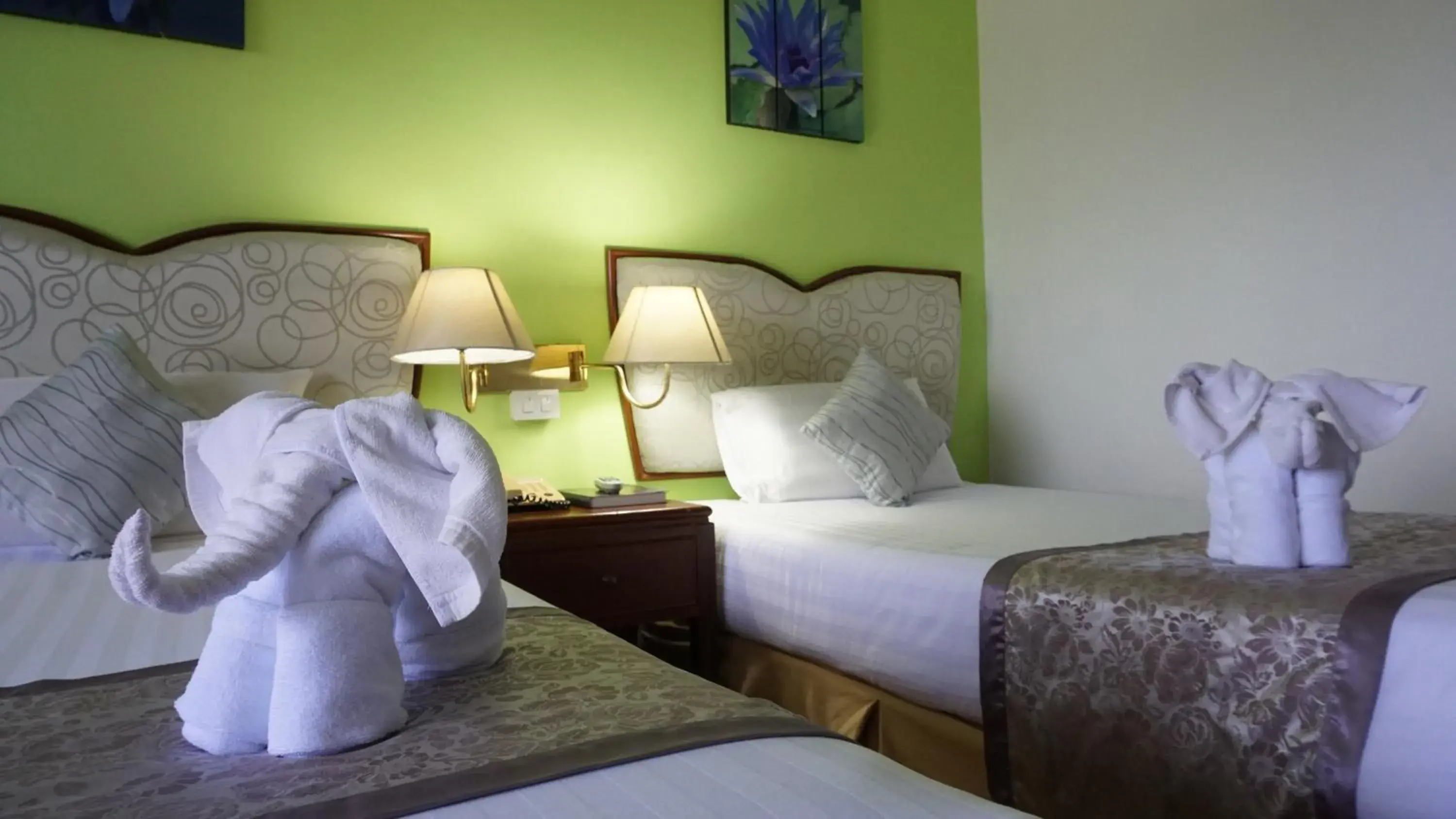Bed in Wattana Park Hotel