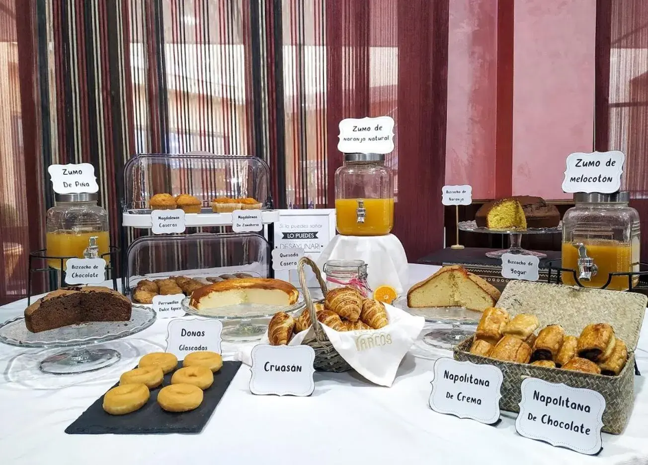 Buffet breakfast in Hotel Arcos Catedral