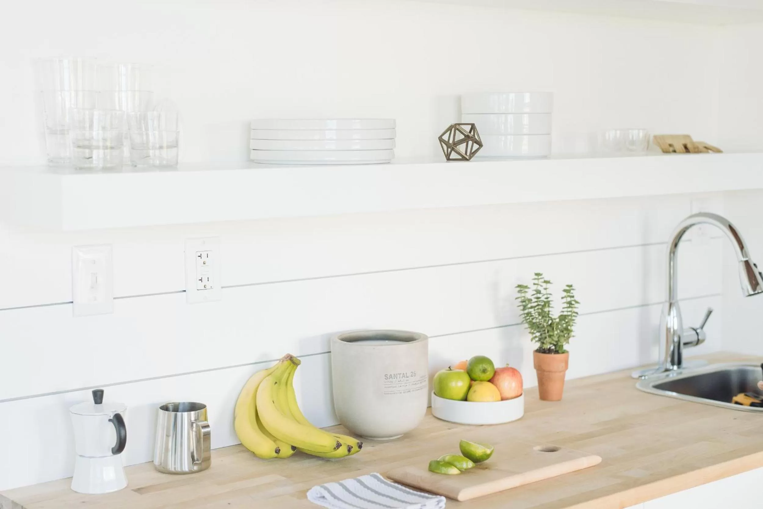 Kitchen or kitchenette in Breakers Montauk