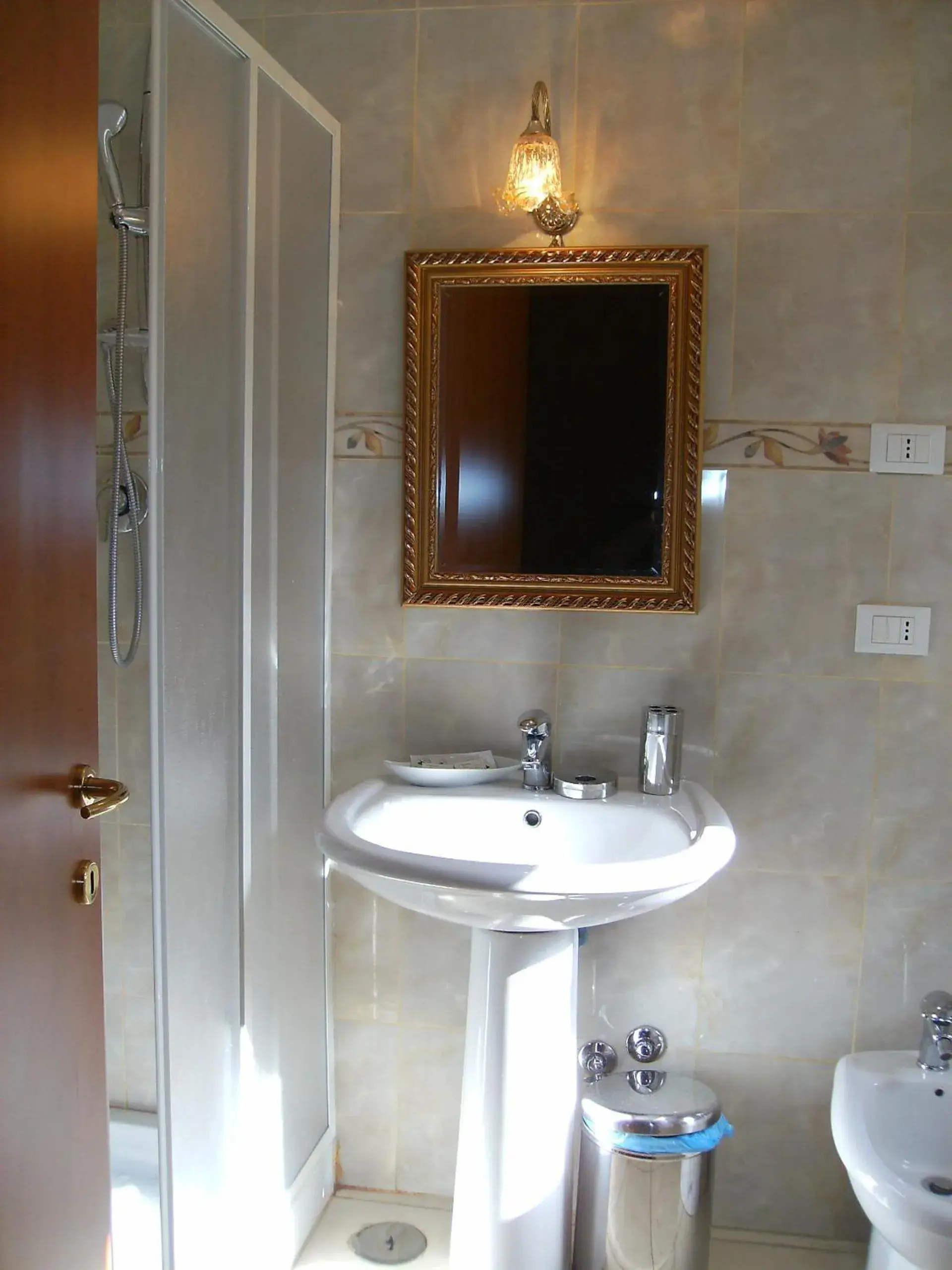 Photo of the whole room, Bathroom in La Corte Dei Principi - Residenza D'Epoca