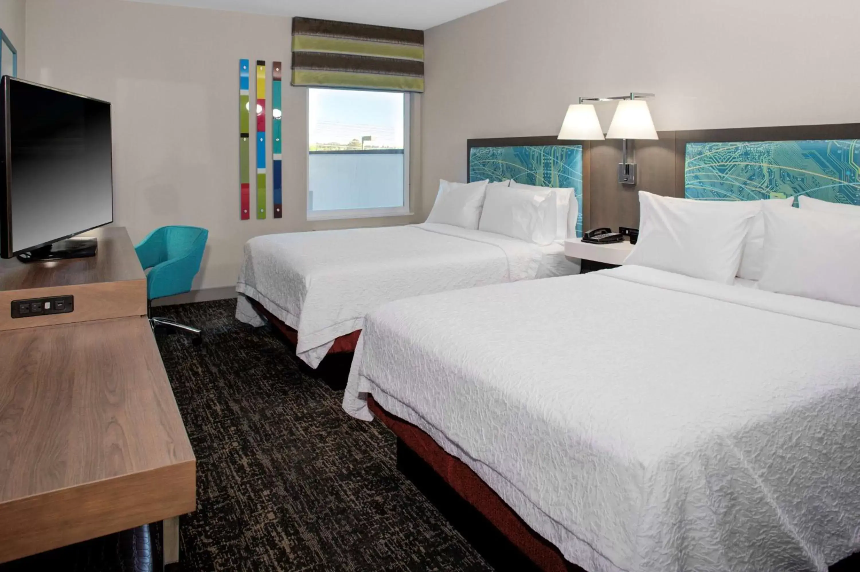 Bedroom, Bed in Hampton Inn Suites Flagstaff East