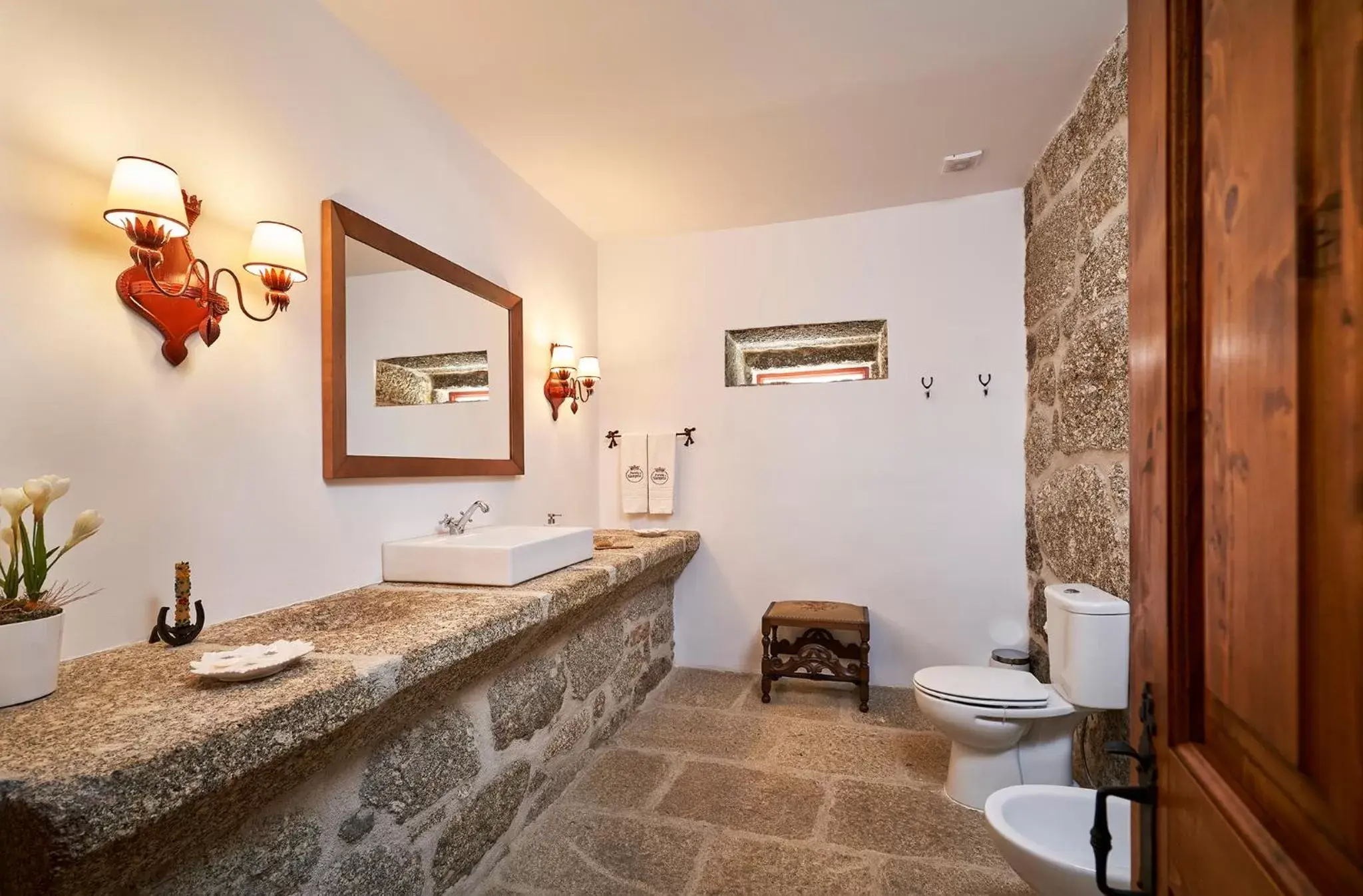 Toilet, Bathroom in Casa da Portela de Sampriz