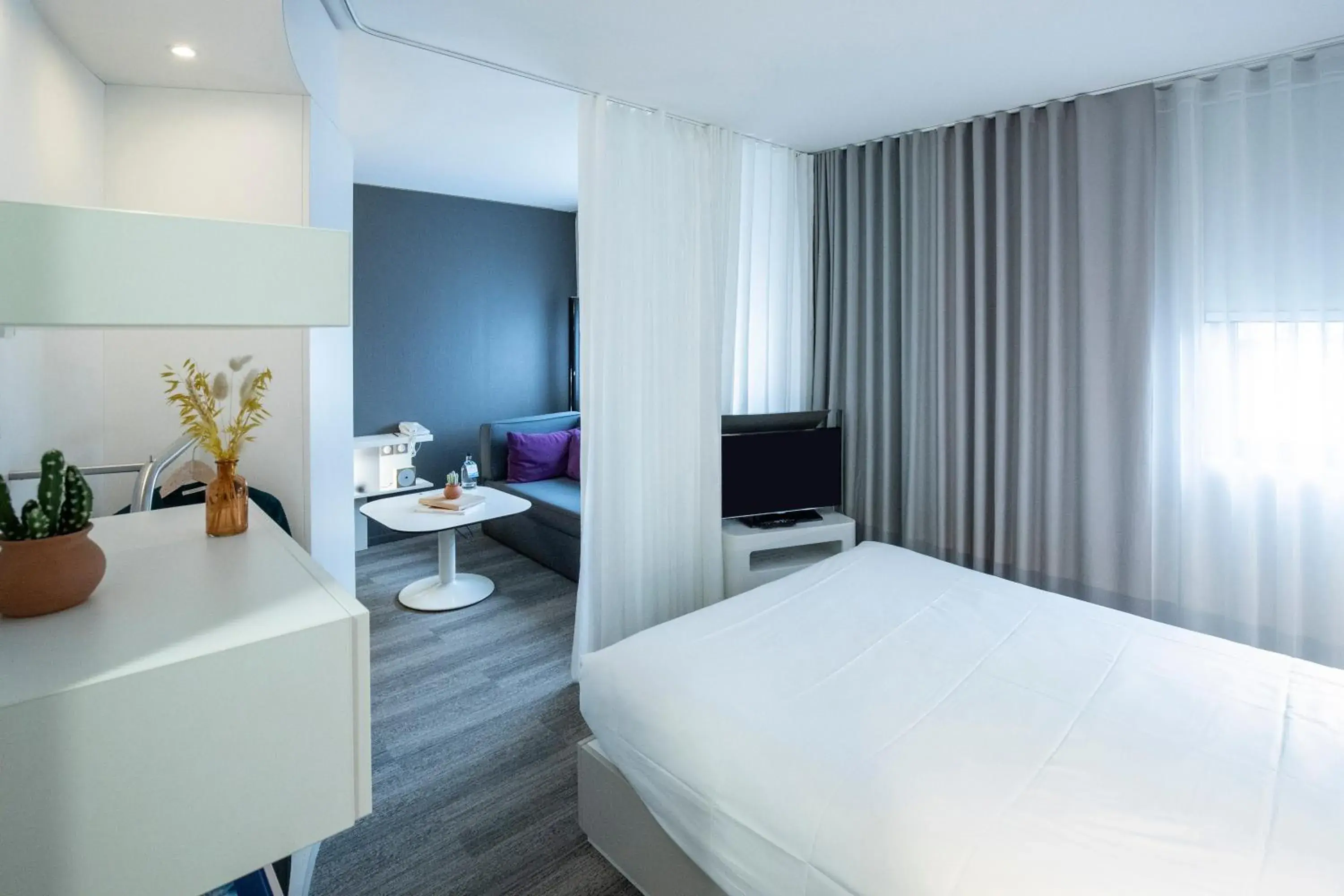 Bedroom, Bed in Novotel Suites Luxembourg