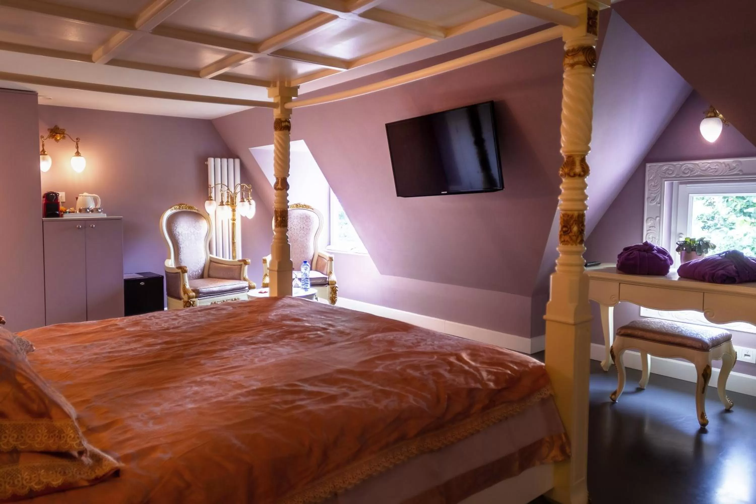 Bedroom, Bed in B&B Saint-Georges -Located in the city centre of Bruges-