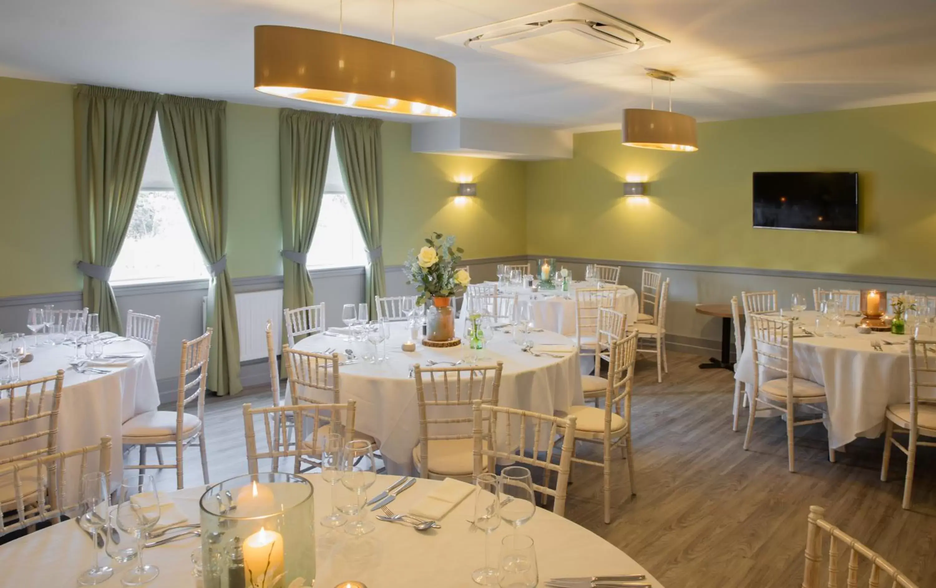 Food and drinks, Restaurant/Places to Eat in Park Head Hotel