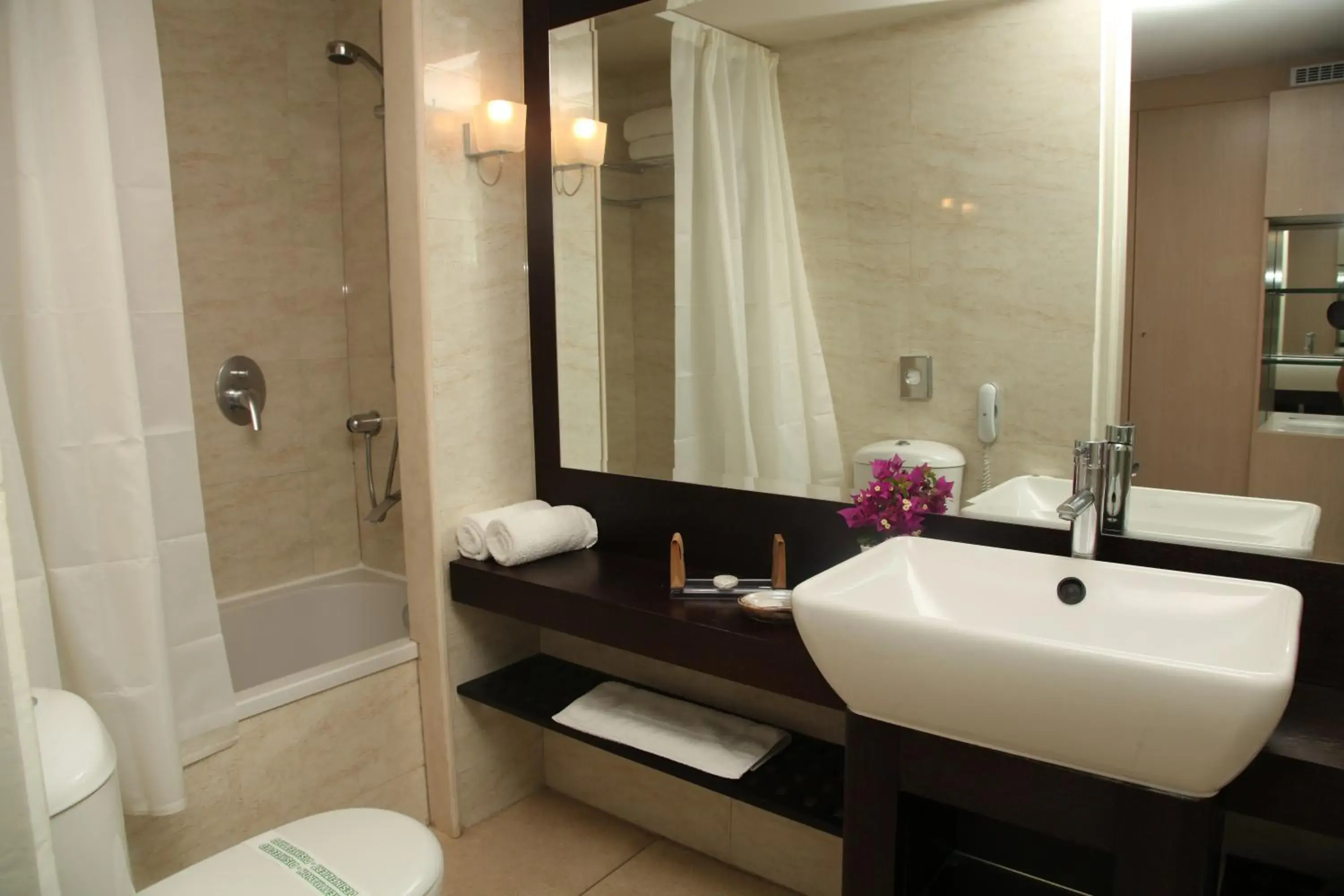 Bathroom in Sitia Beach City Resort & Spa