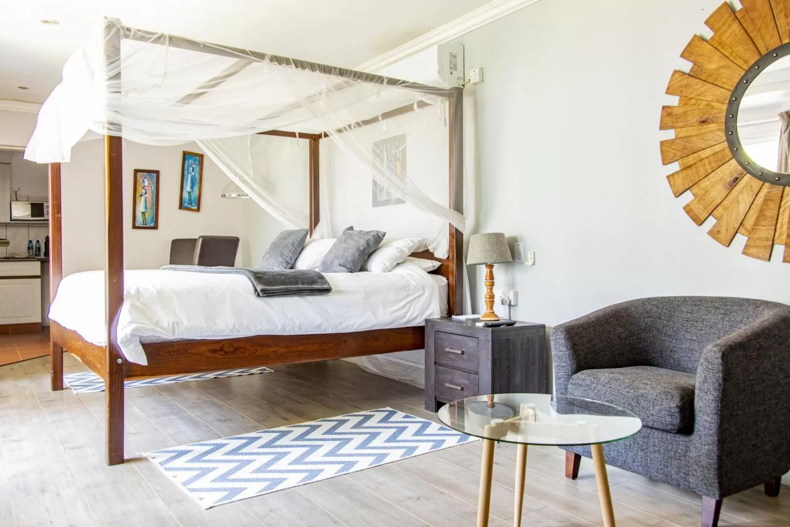 Bed in The Leslie - Bed & Breakfast