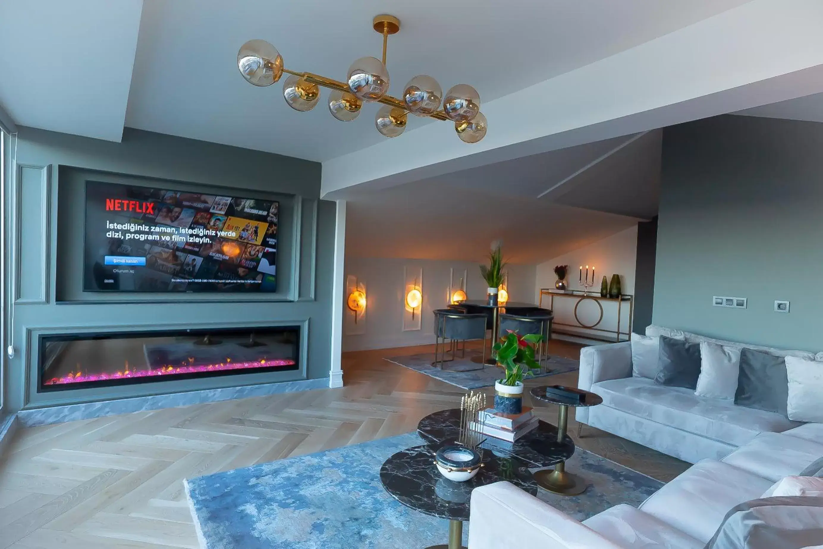 Living room, TV/Entertainment Center in Malta Bosphorus Hotel