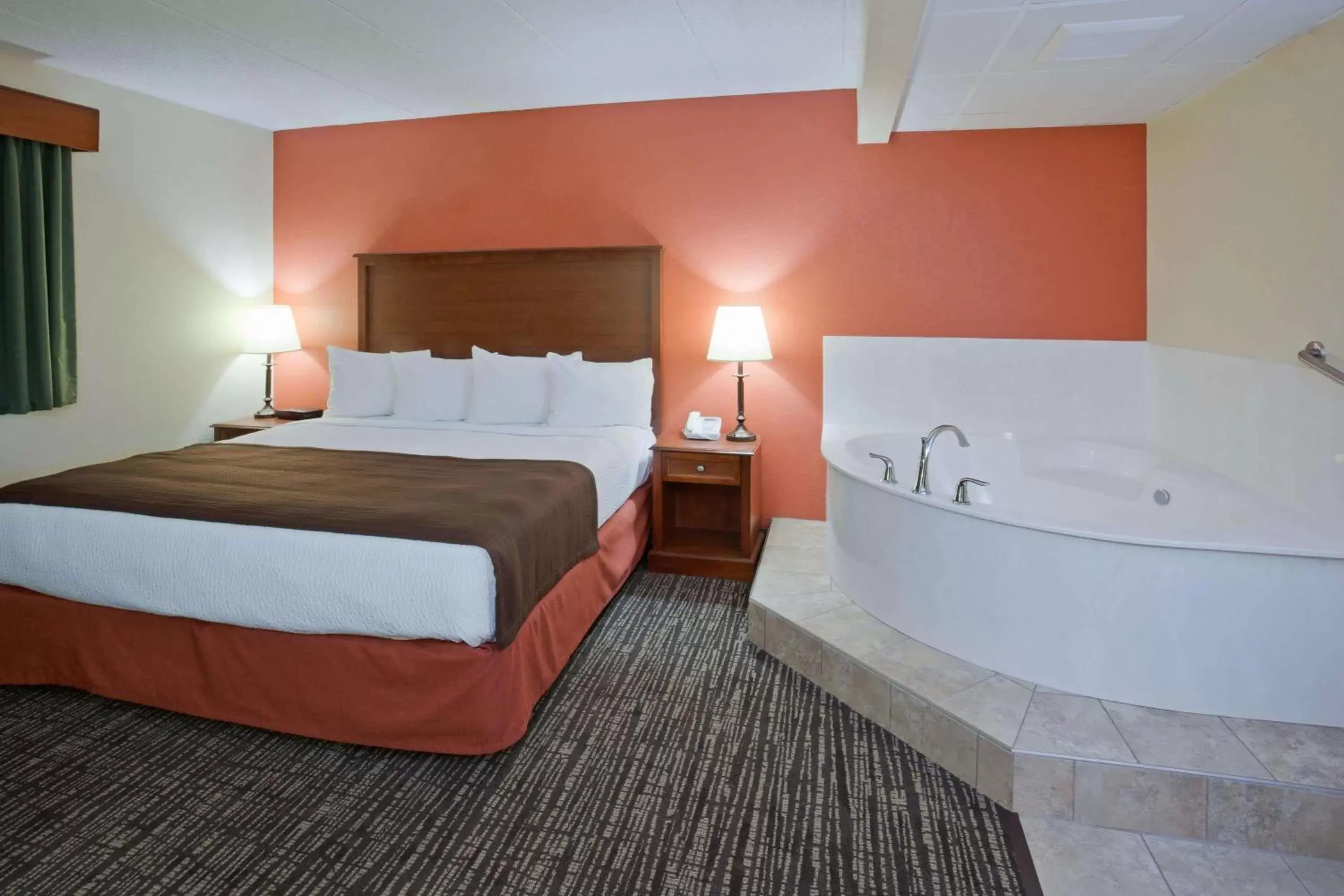 Photo of the whole room, Bed in AmericInn by Wyndham Alexandria