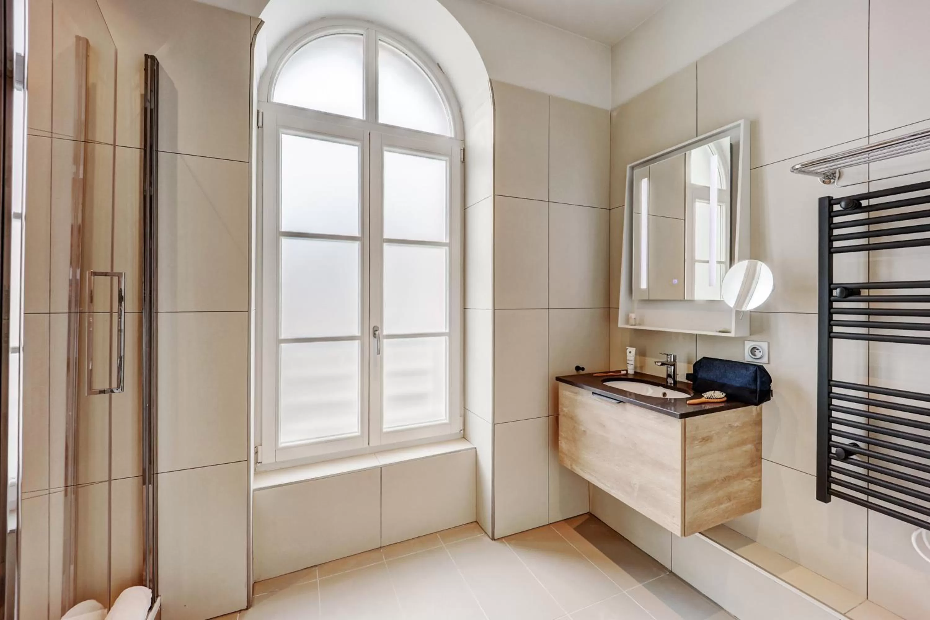 Bathroom, Bed in Résidence Pierre & Vacances Premium Presqu'Ile de la Touques