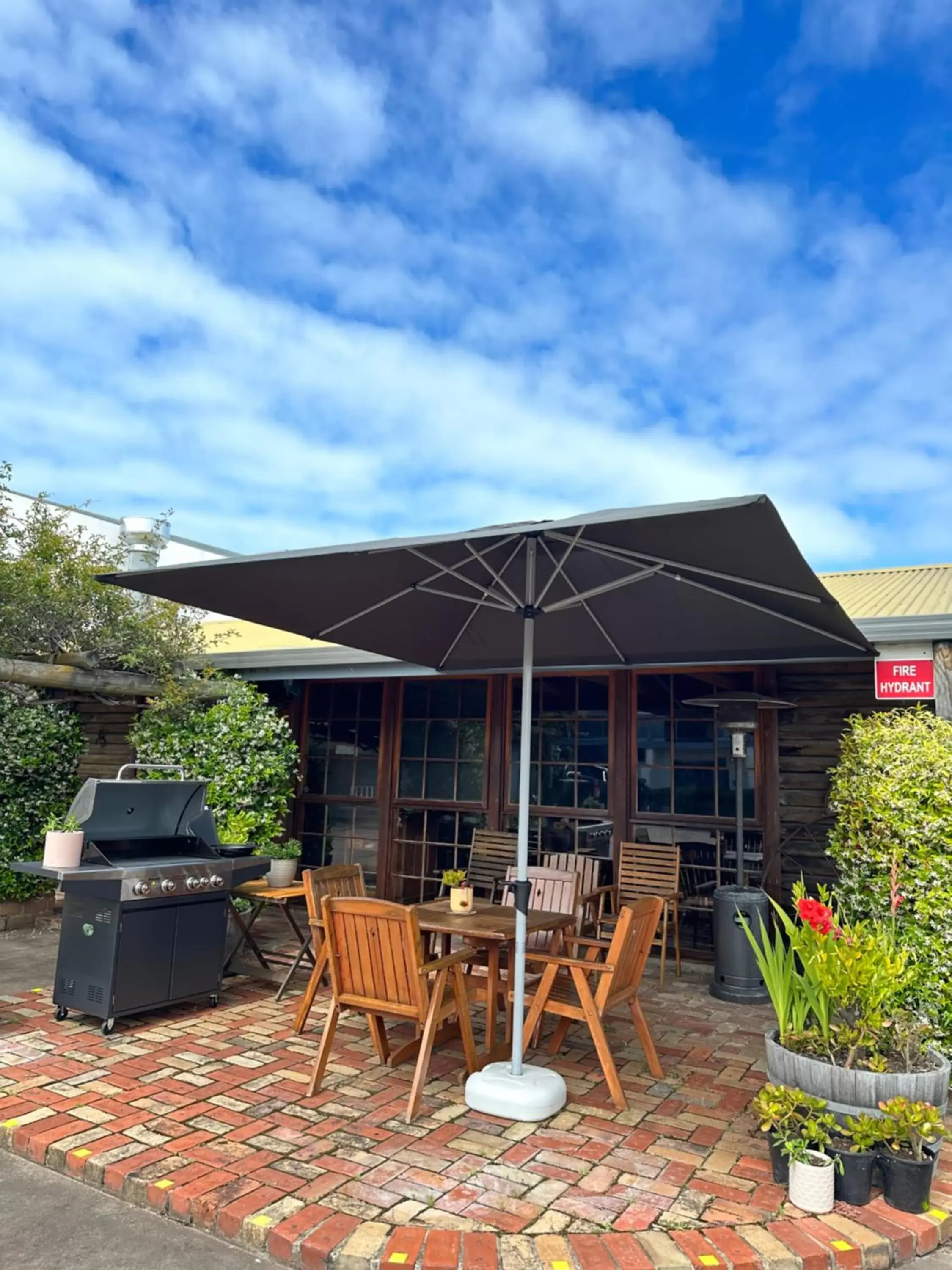 Restaurant/places to eat in Banjo Paterson Motor Inn