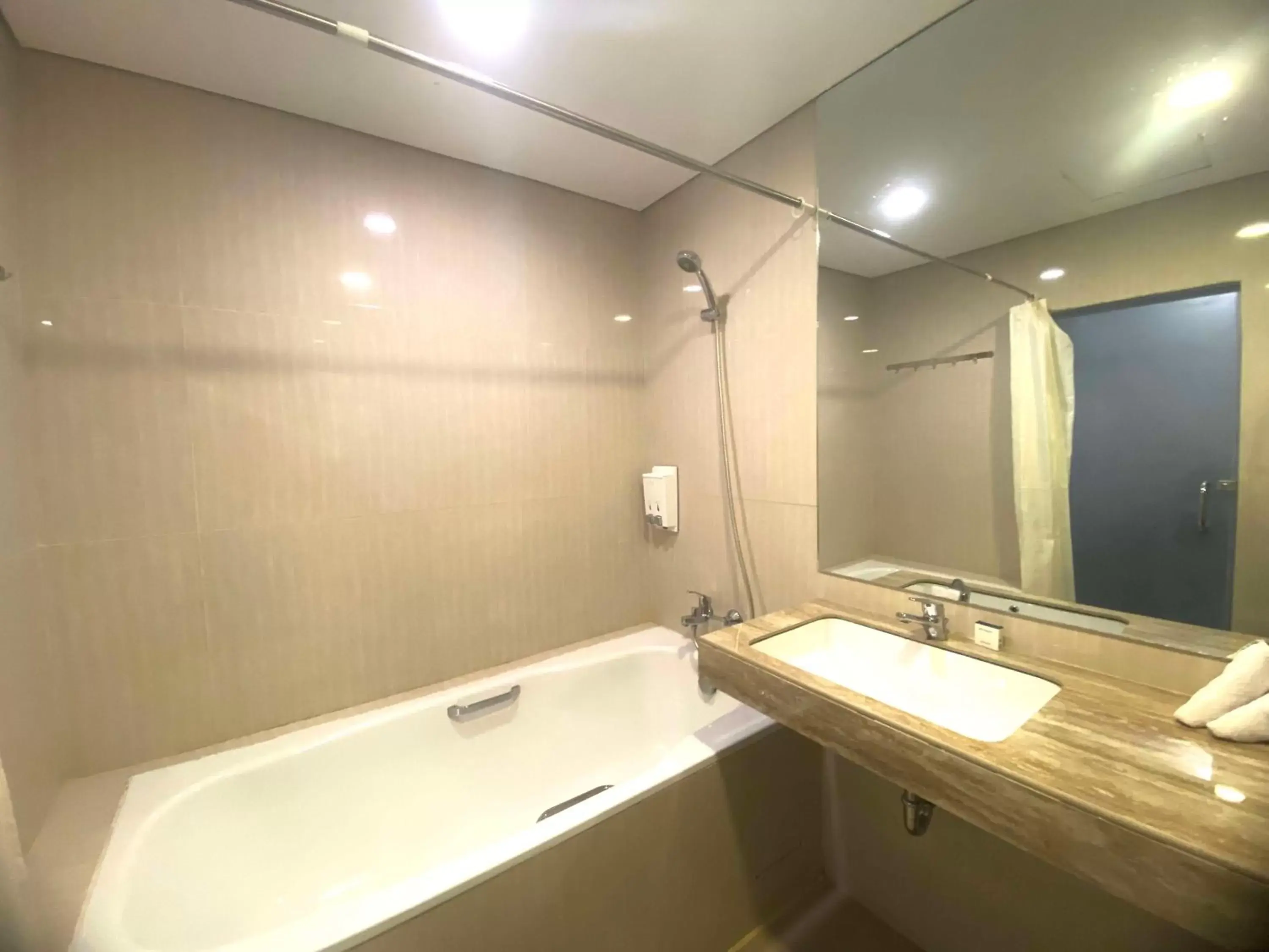 Bathroom in Best Western Batang Garing