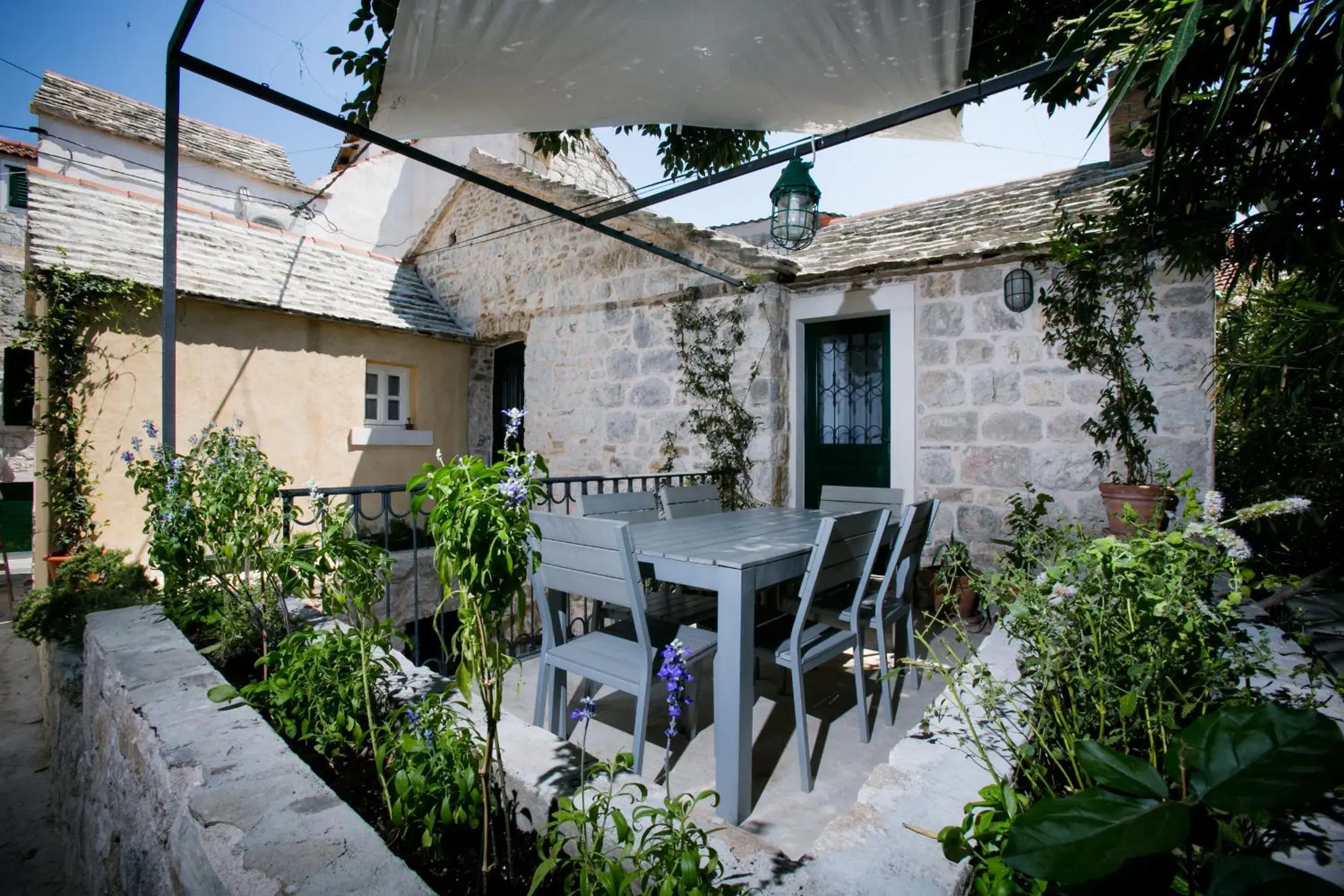 Balcony/Terrace in Divota Apartment Hotel