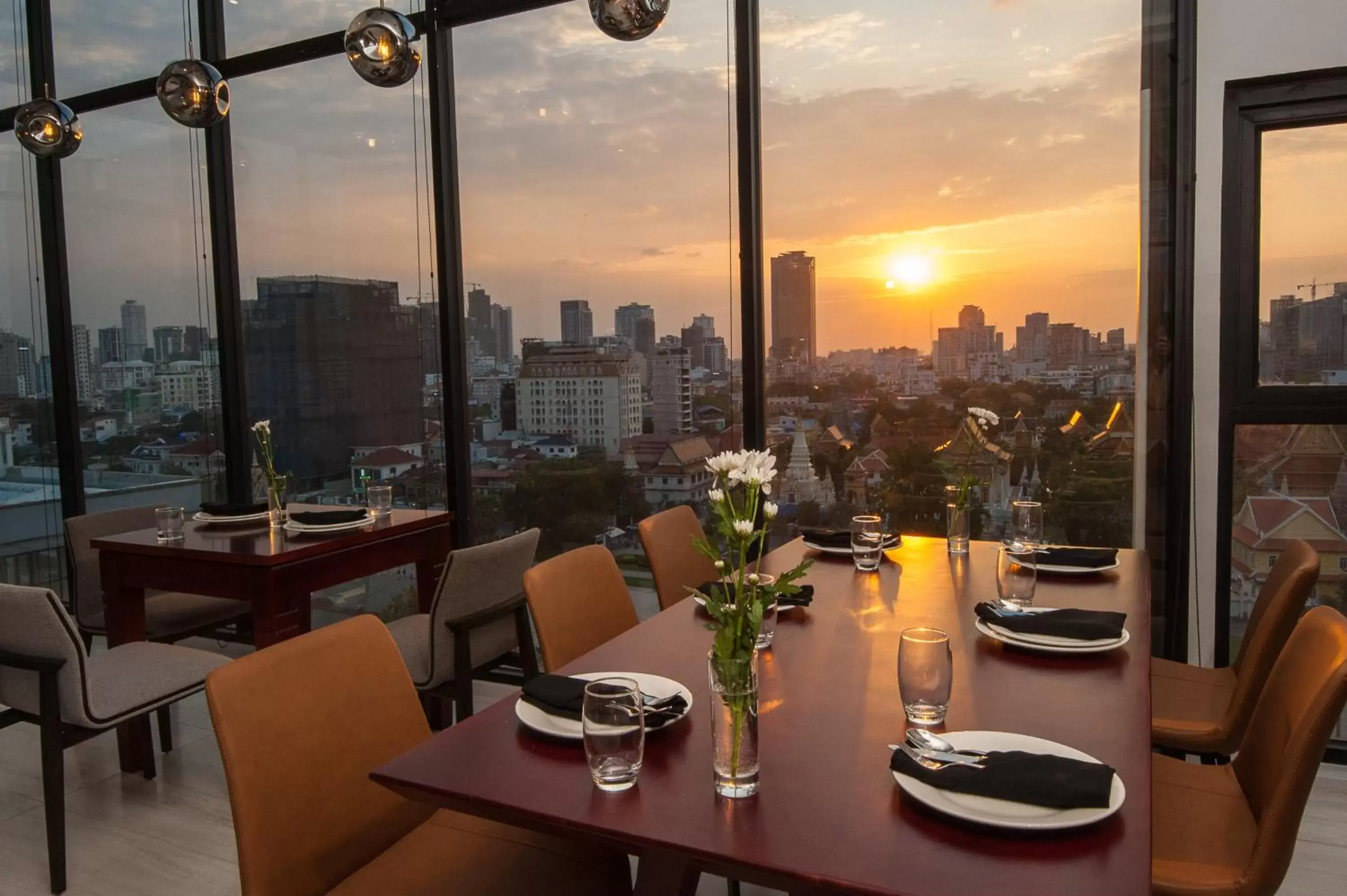 Restaurant/places to eat in GLOW PARK HOTEL Grand Royal Palace Restaurant/places to eat in GLOW PARK HOTEL Grand Royal Palace