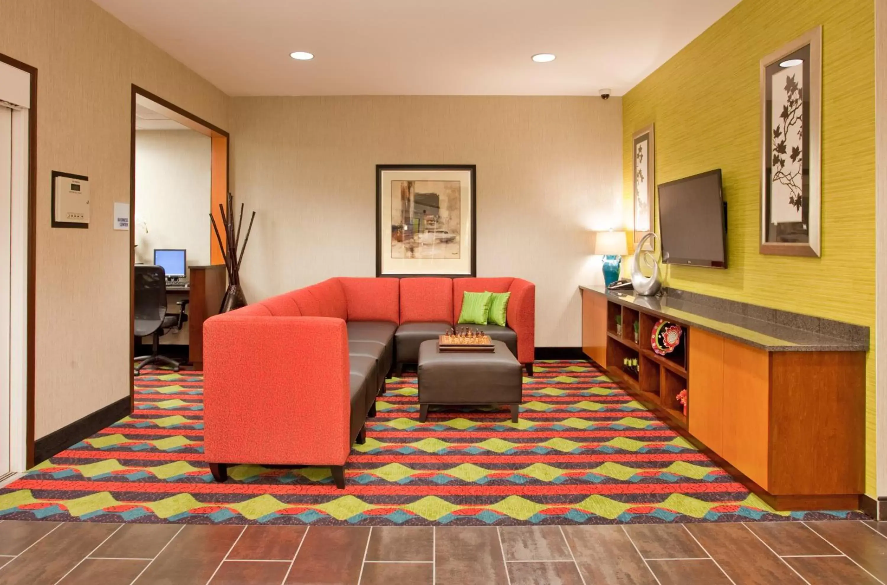 Property building, Seating Area in Holiday Inn Express Kearney, an IHG Hotel