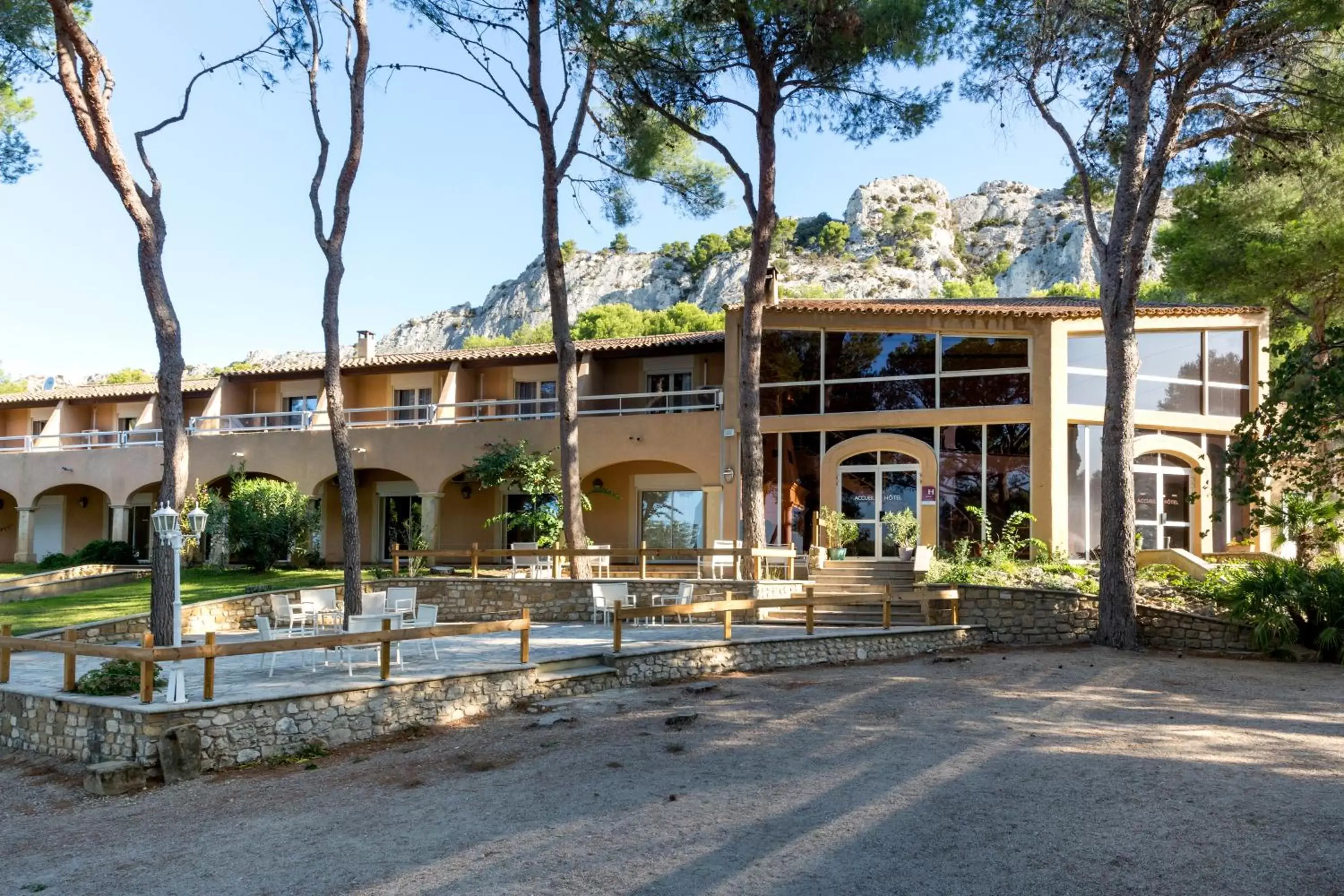 Property Building in Best Western Domaine de Roquerousse