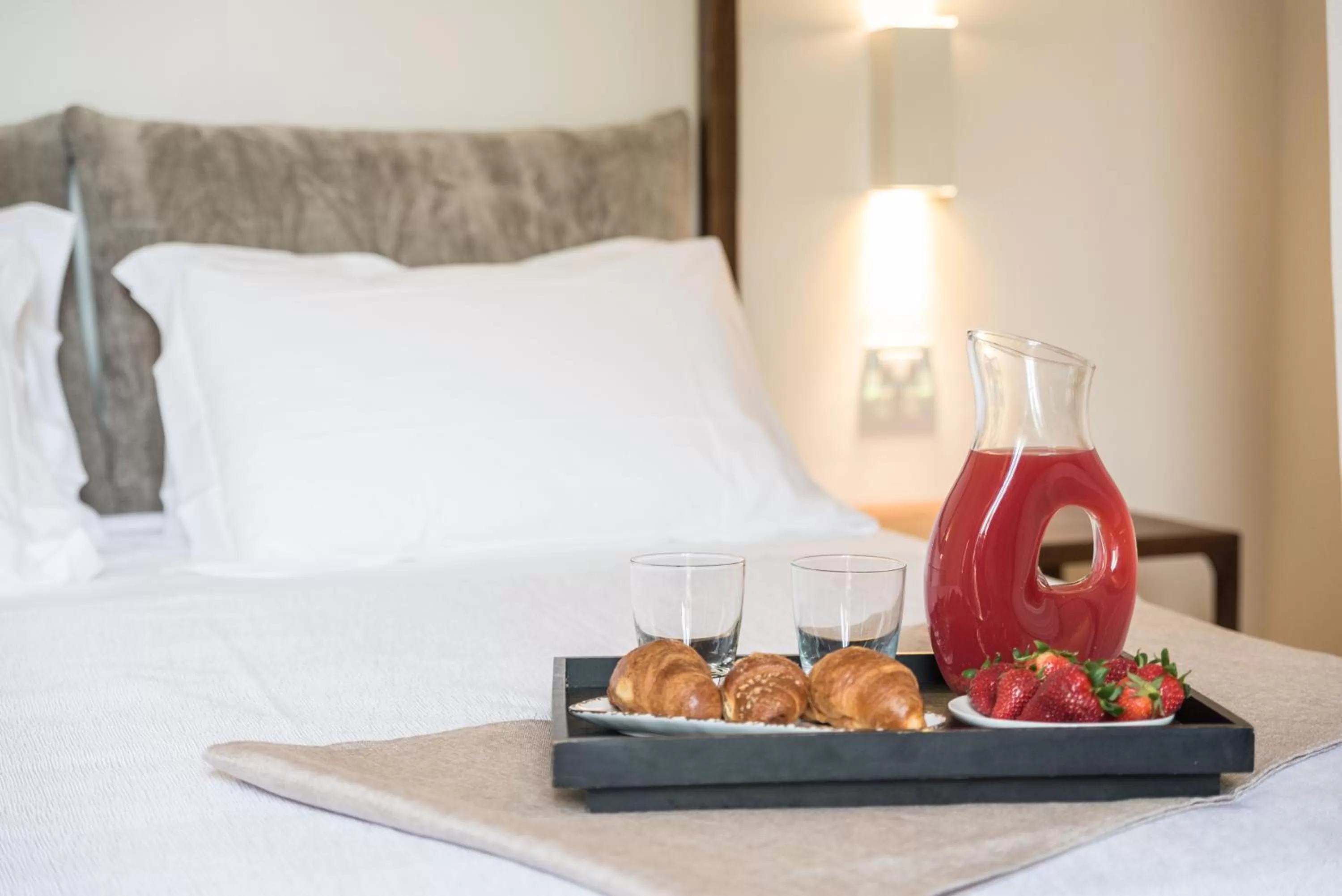 Bedroom, Bed in Grand Hotel Croce Di Malta