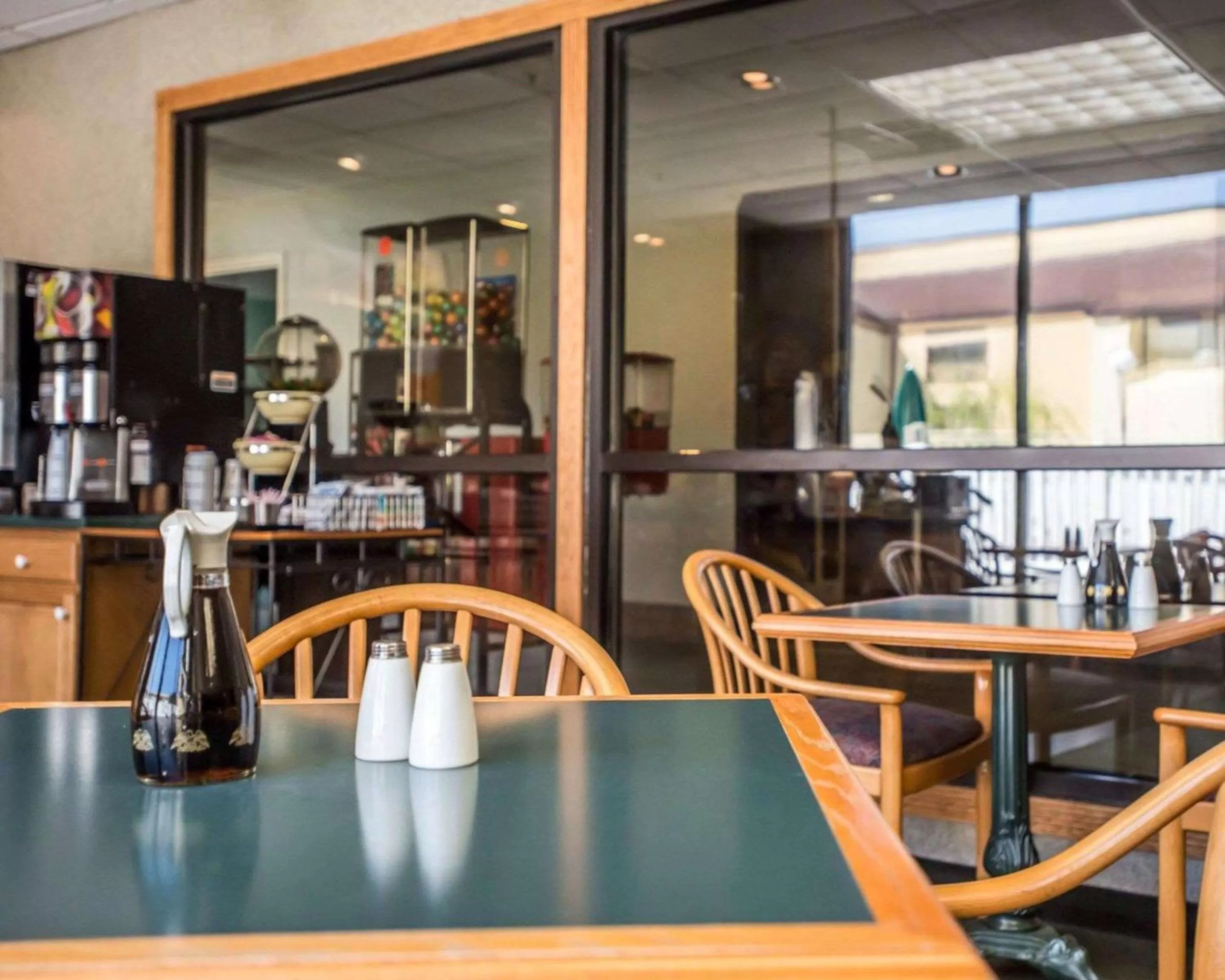 Restaurant/places to eat in Quality Inn New Columbia-Lewisburg