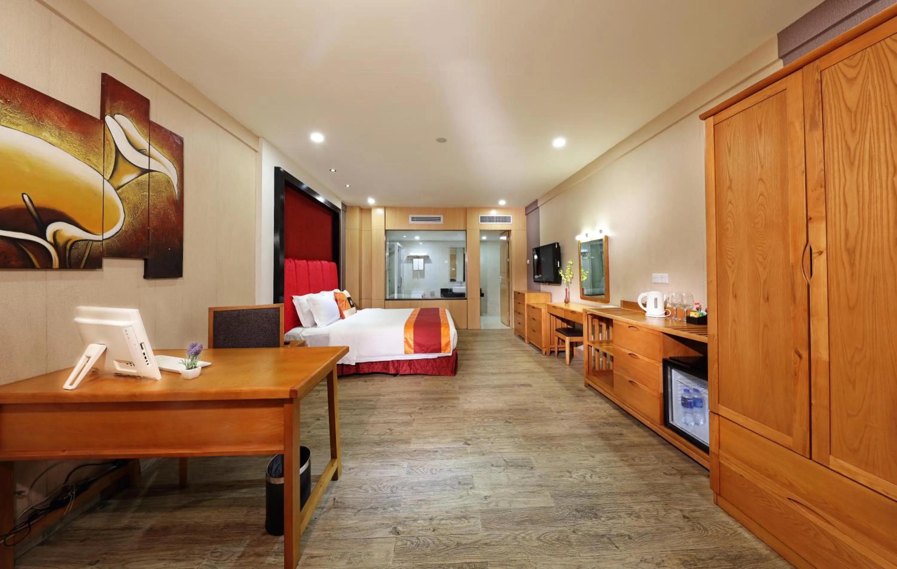 Living room, Restaurant/Places to Eat in Guangzhou The Royal Garden Hotel