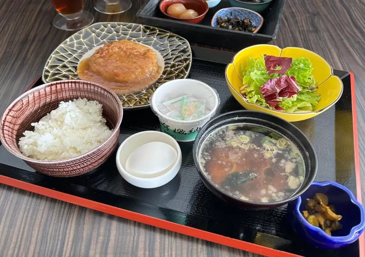 Restaurant/places to eat in APA Hotel Nihombashi Hamacho-eki Minami