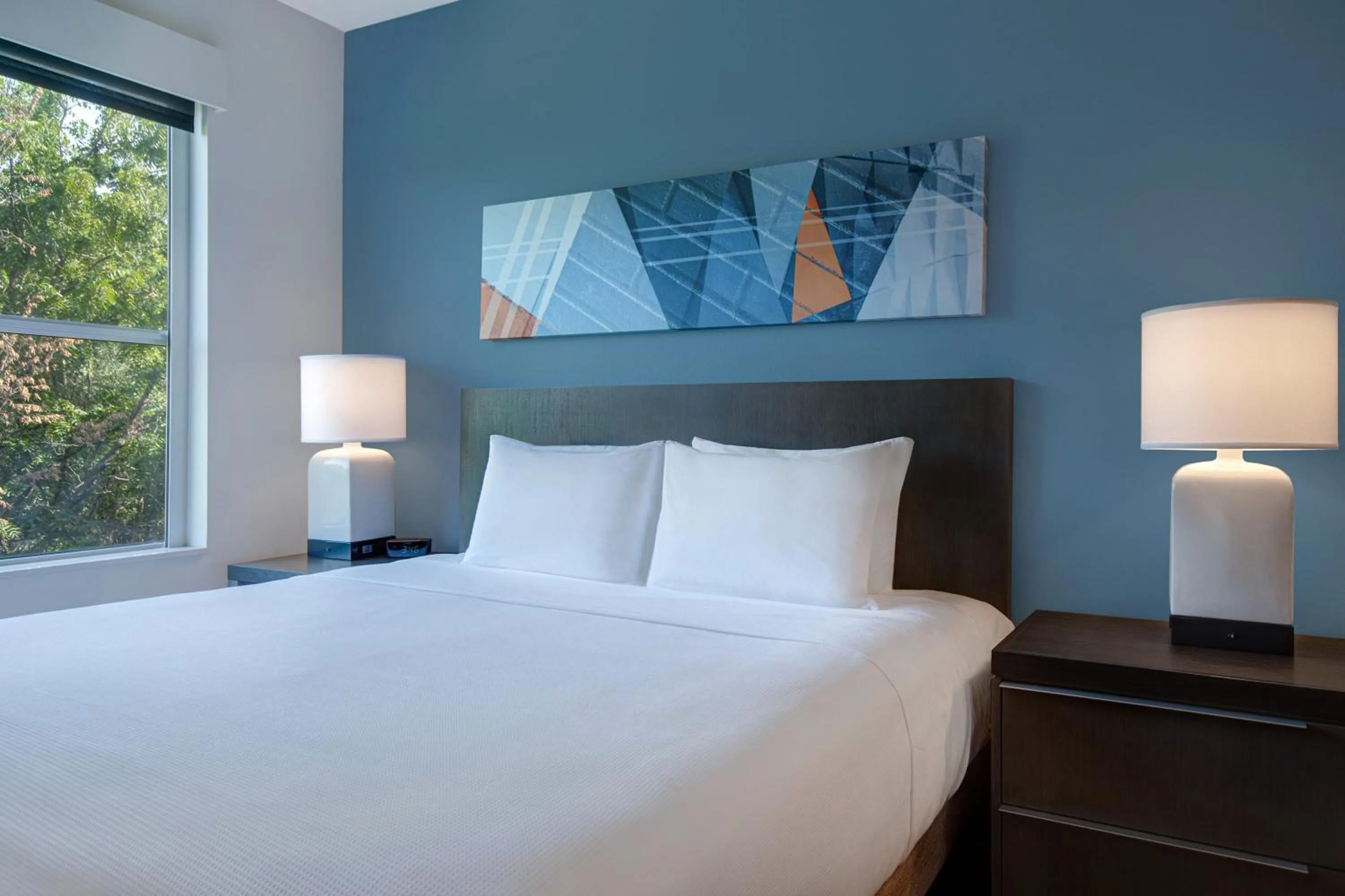 Bed in Hyatt House Mall Of America Msp Airport