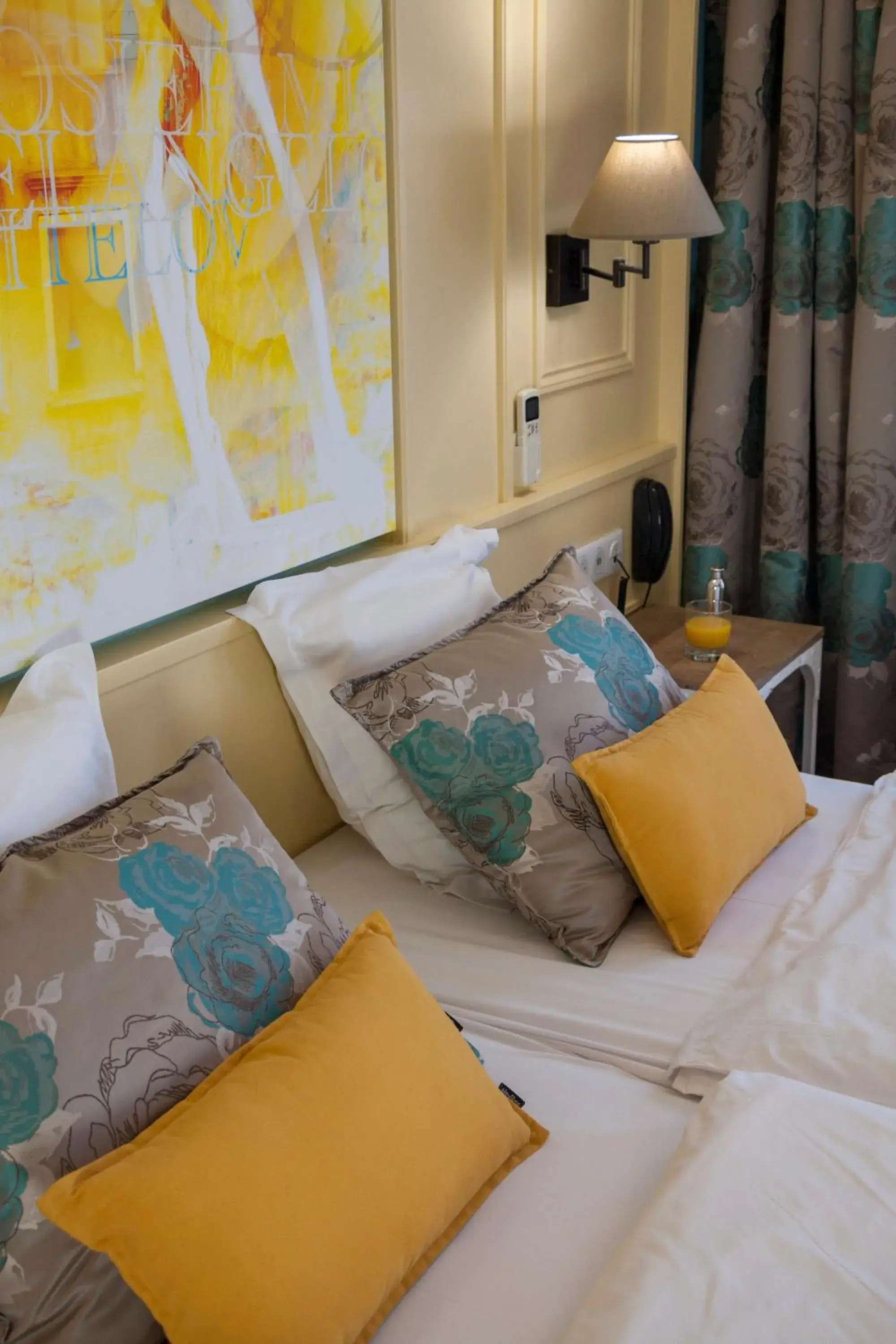 Double Room in Hotel Roses Double Room in Hotel Roses