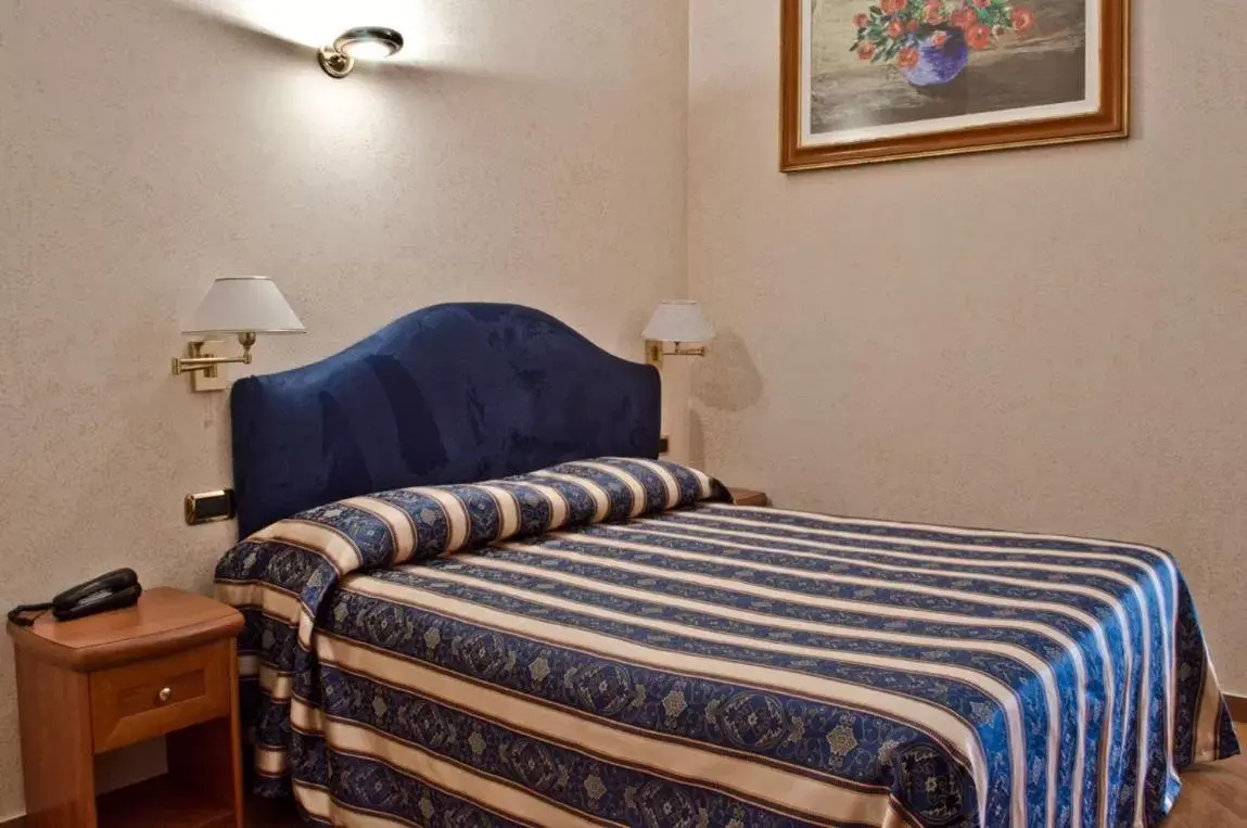 Bed in Hotel Brignole
