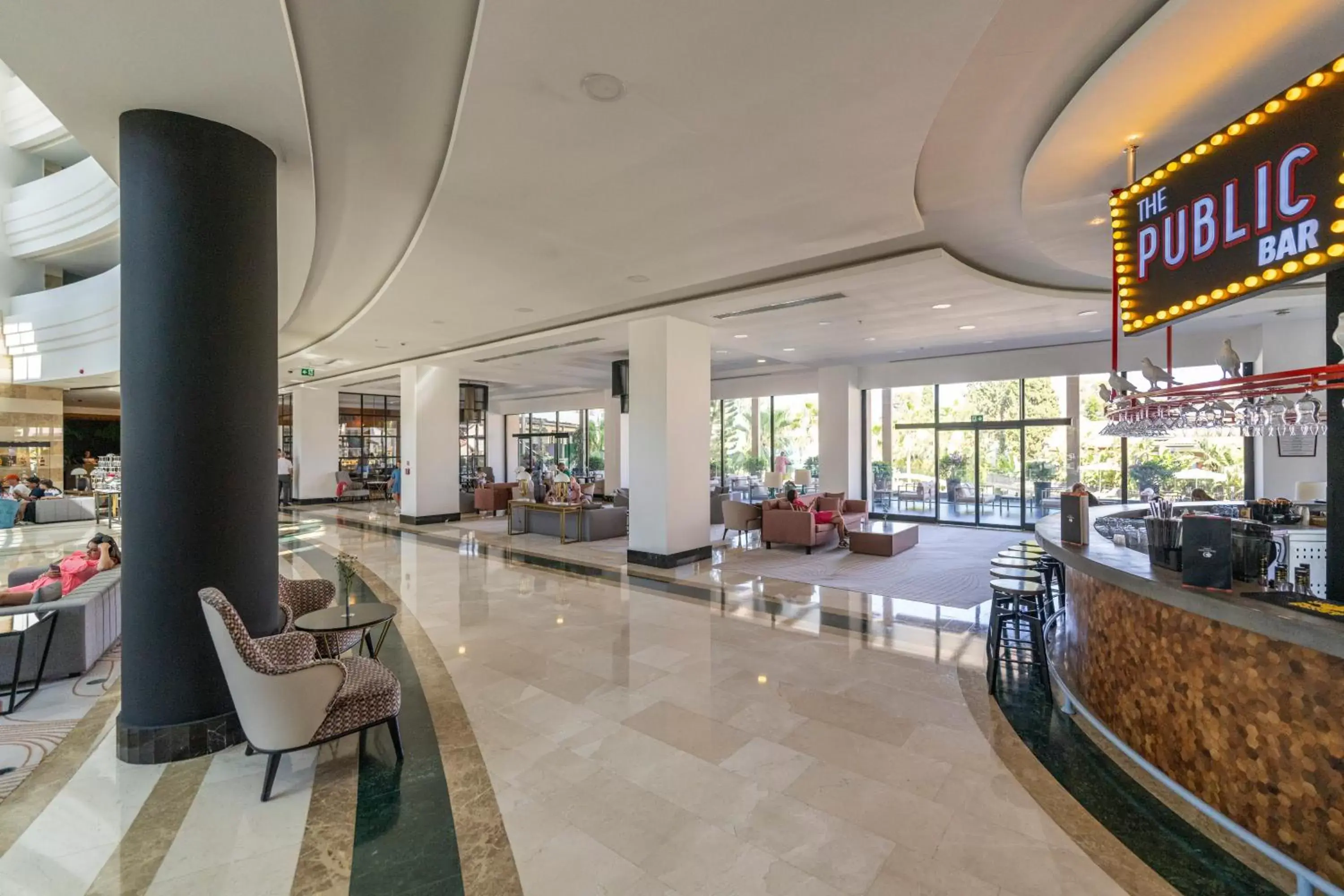 Lounge or bar in DoubleTree By Hilton Antalya-Kemer