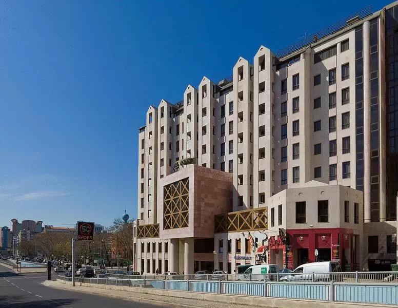 Facade/entrance in Hotel Alif Campo Pequeno