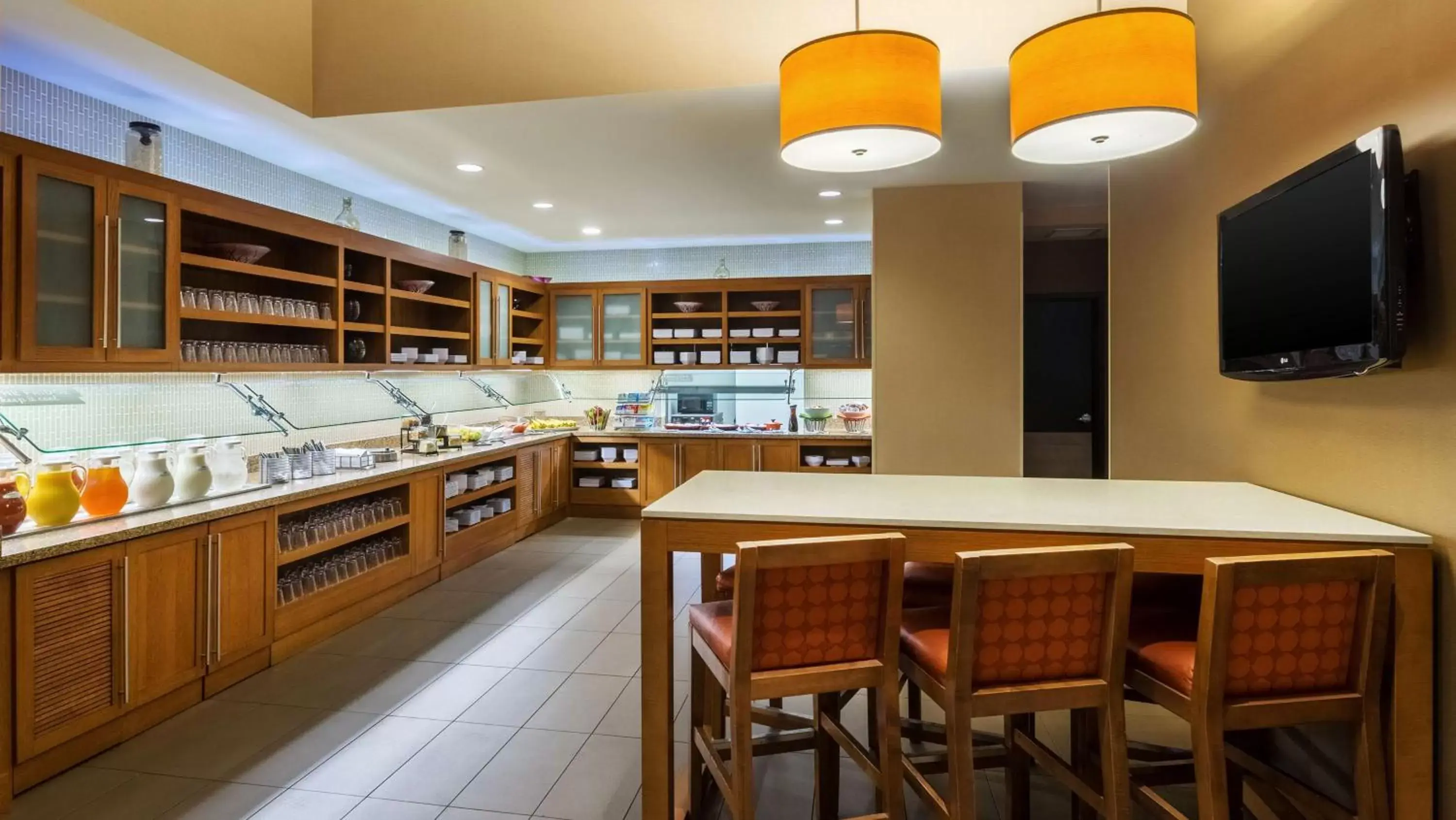 Restaurant/places to eat, Kitchen/Kitchenette in Hyatt Place Delray Beach