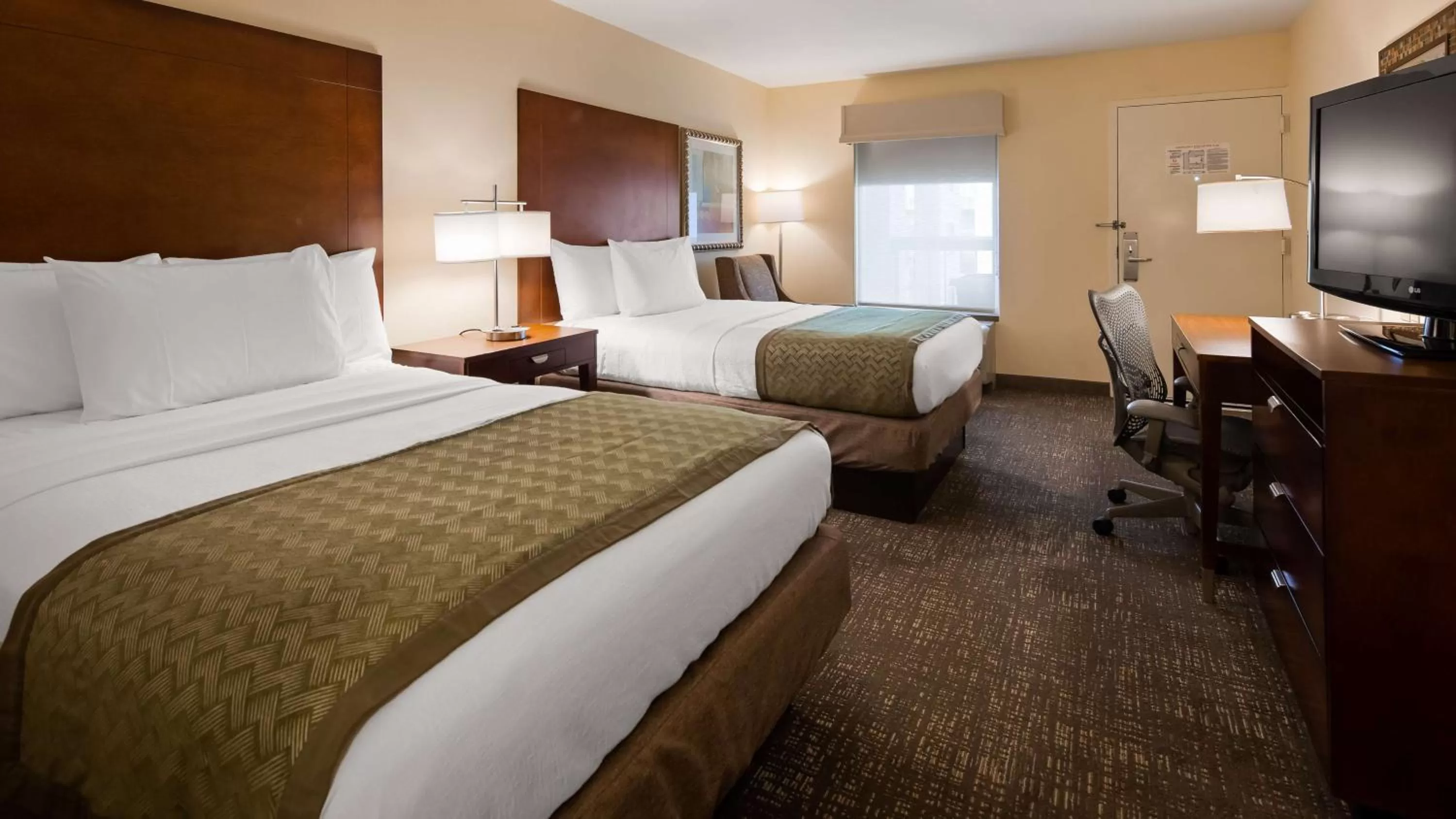 Double Room with Two Double Beds - Pool View in Best Western Seaway Inn