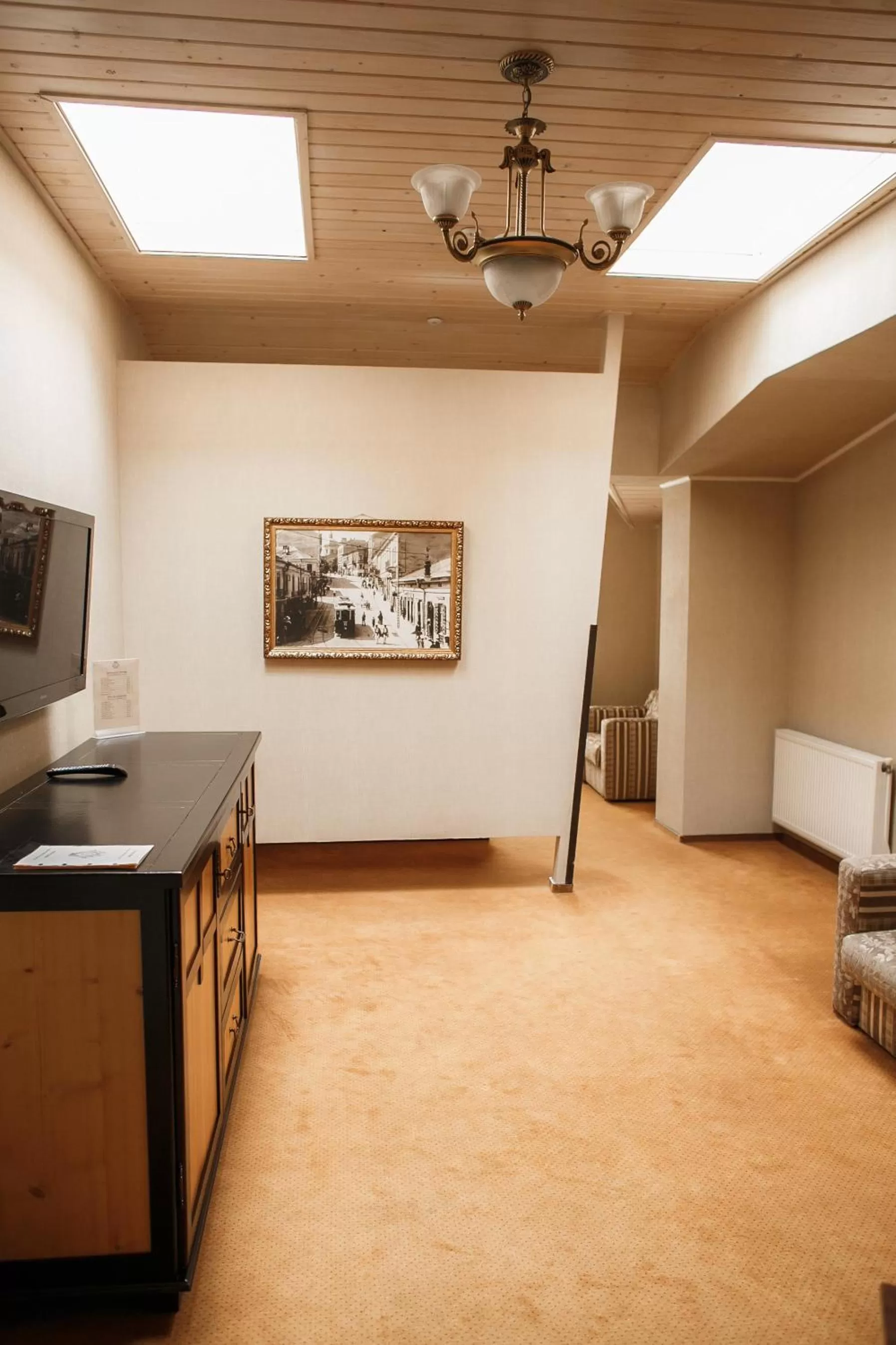 Photo of the whole room, Bed in Georg Palace Hotel