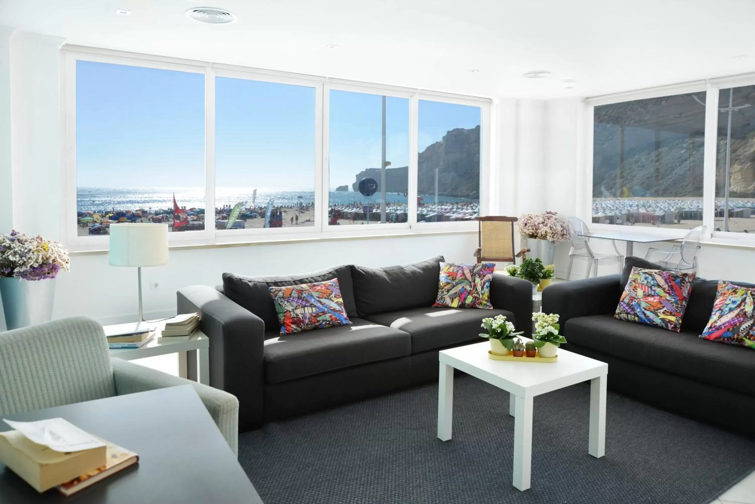 Communal lounge/ TV room in Hotel Mar Bravo