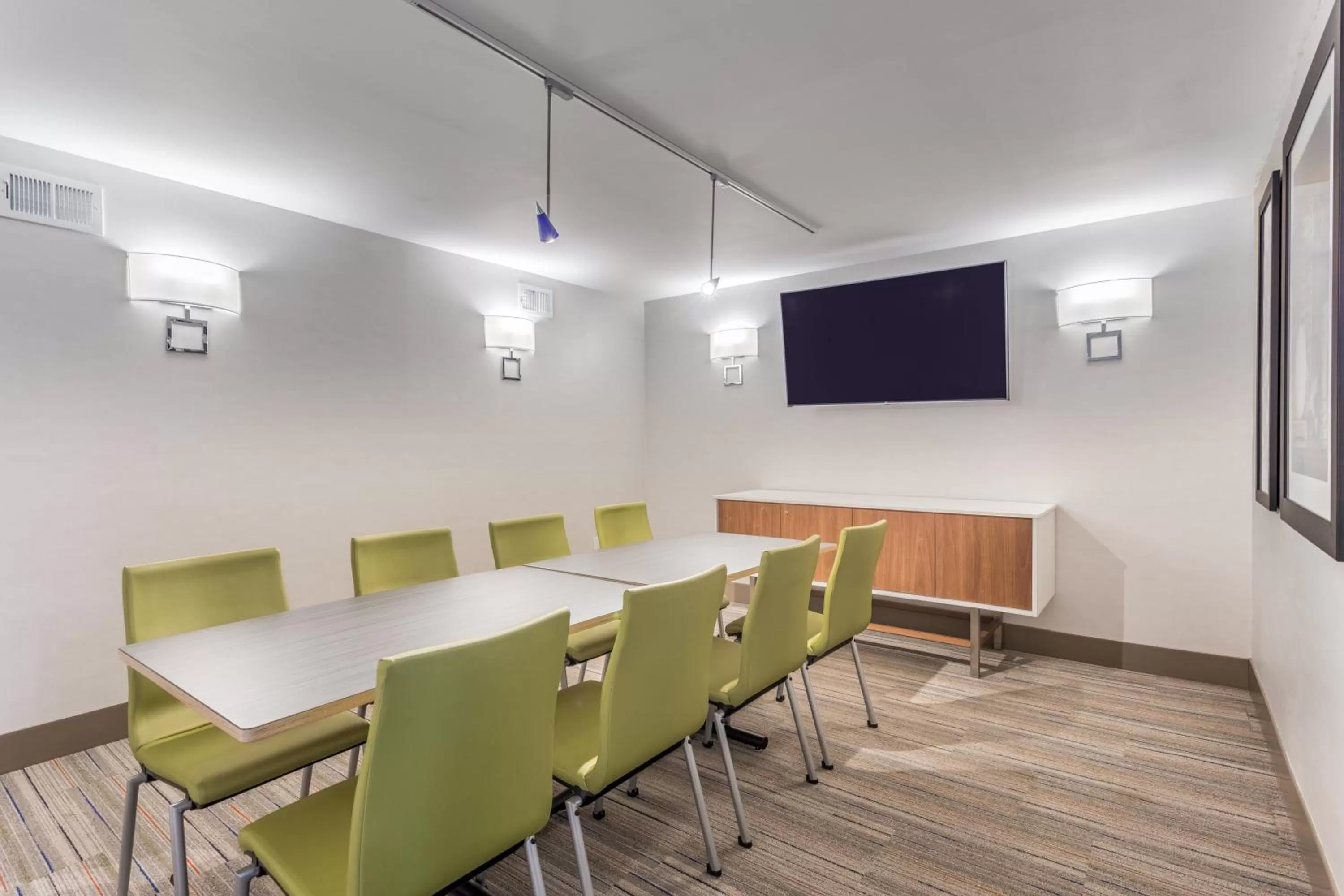 Meeting/conference room in Holiday Inn Express Ramsey Mahwah by IHG