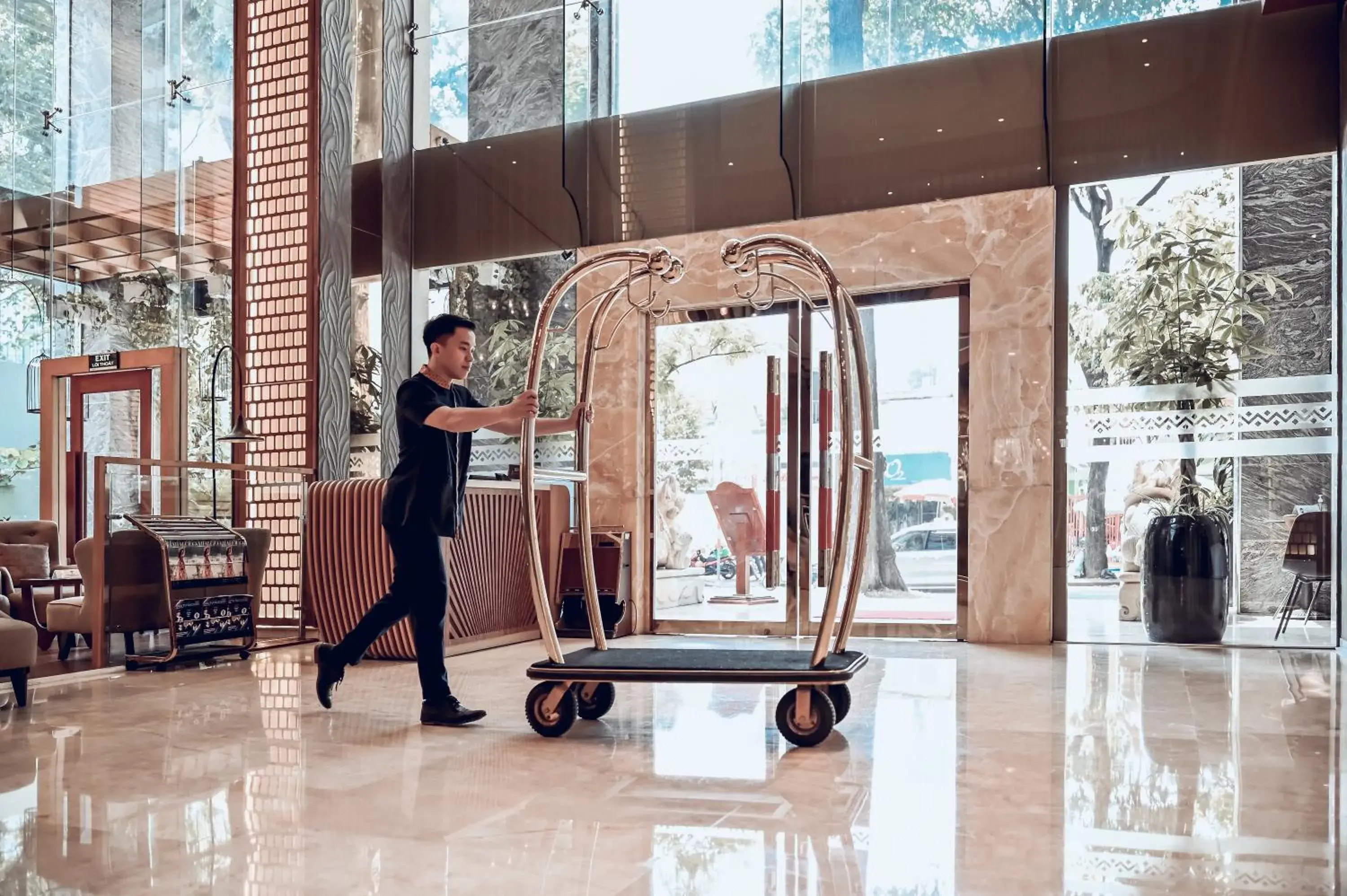 concierge in Muong Thanh Grand Saigon Centre Hotel