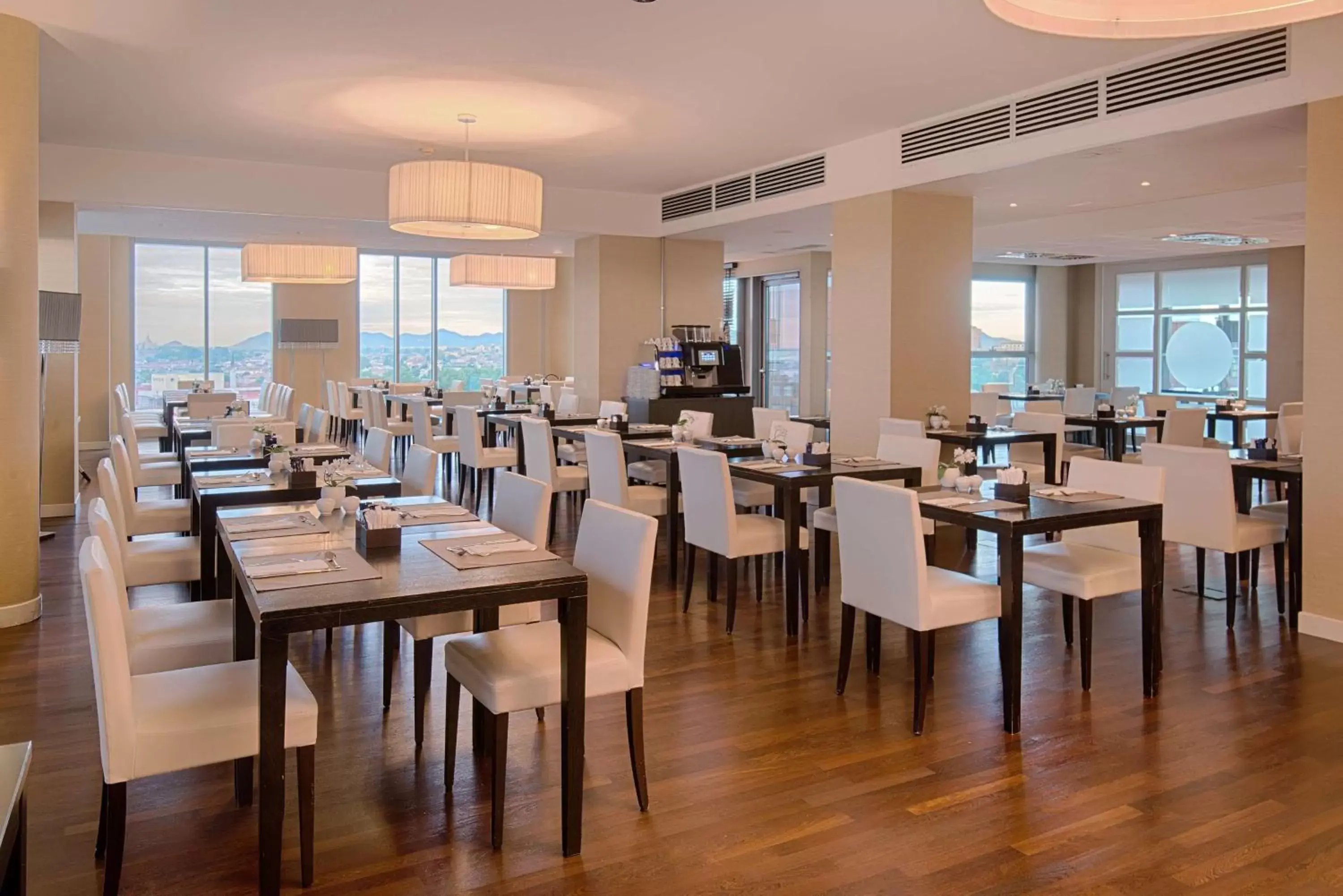 Restaurant/places to eat in Savhotel Mantegna Padova Restaurant/places to eat in Savhotel Mantegna Padova