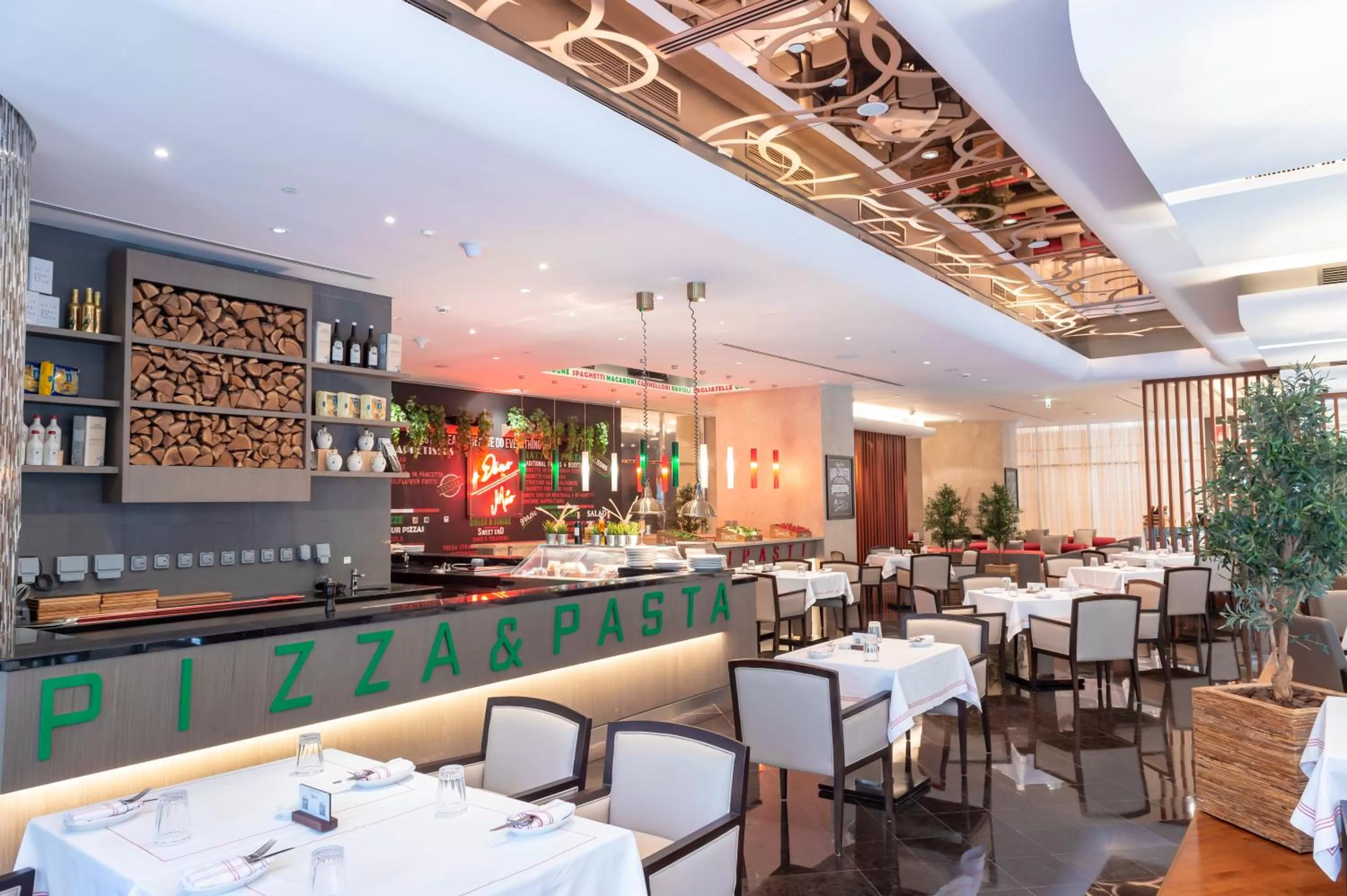 Restaurant/places to eat in Pearl Rotana Capital Centre