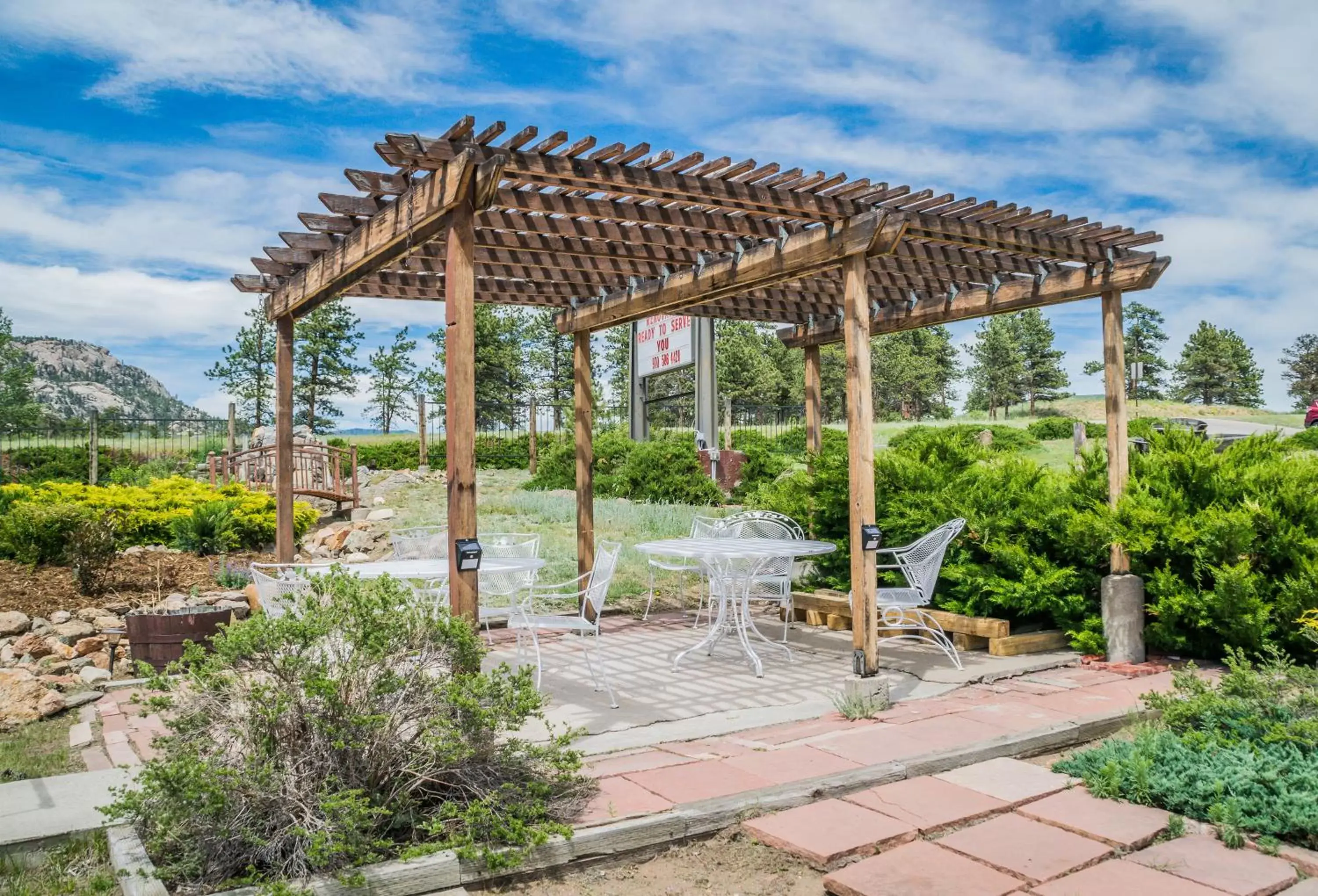 Patio in Blue Door Inn