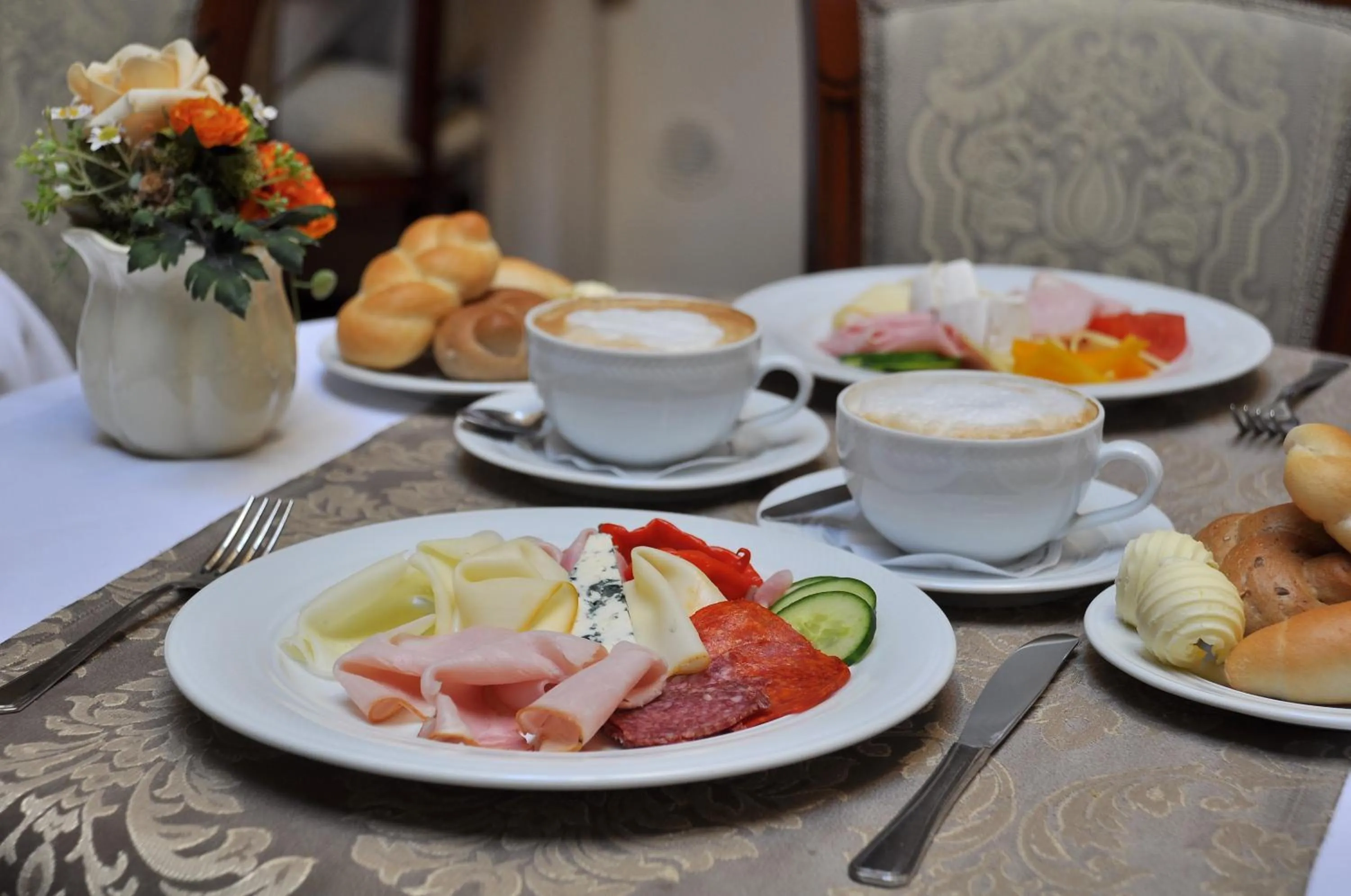 Restaurant/places to eat in Boutique Hotel Constans