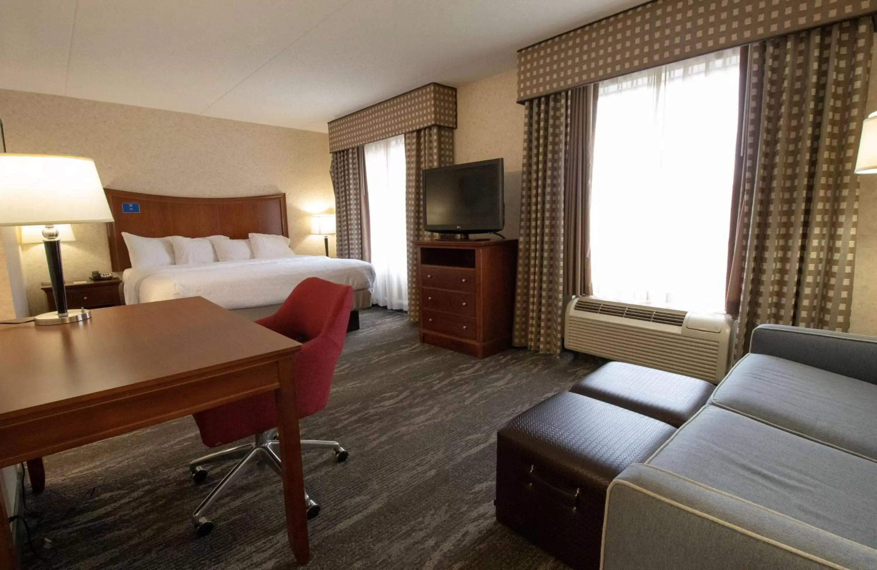 Bedroom, Seating Area in Hampton Inn & Suites Richmond/Virginia Center