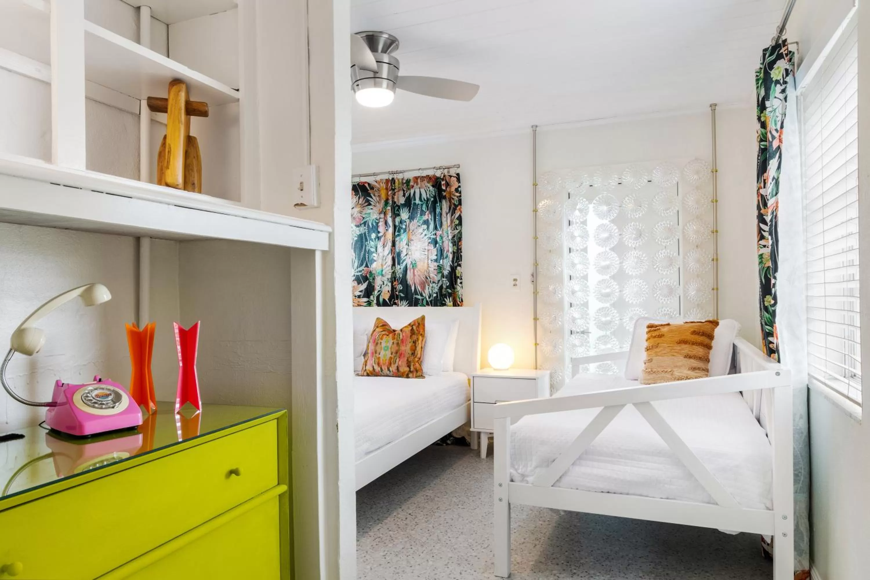 Bedroom in Sunset Inn and Cottages