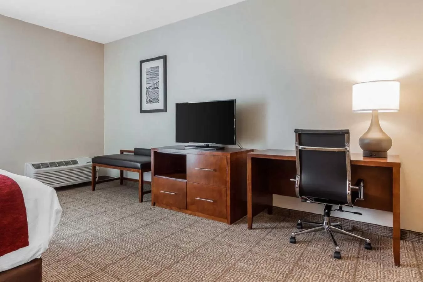 TV and multimedia, Bed in Comfort Suites