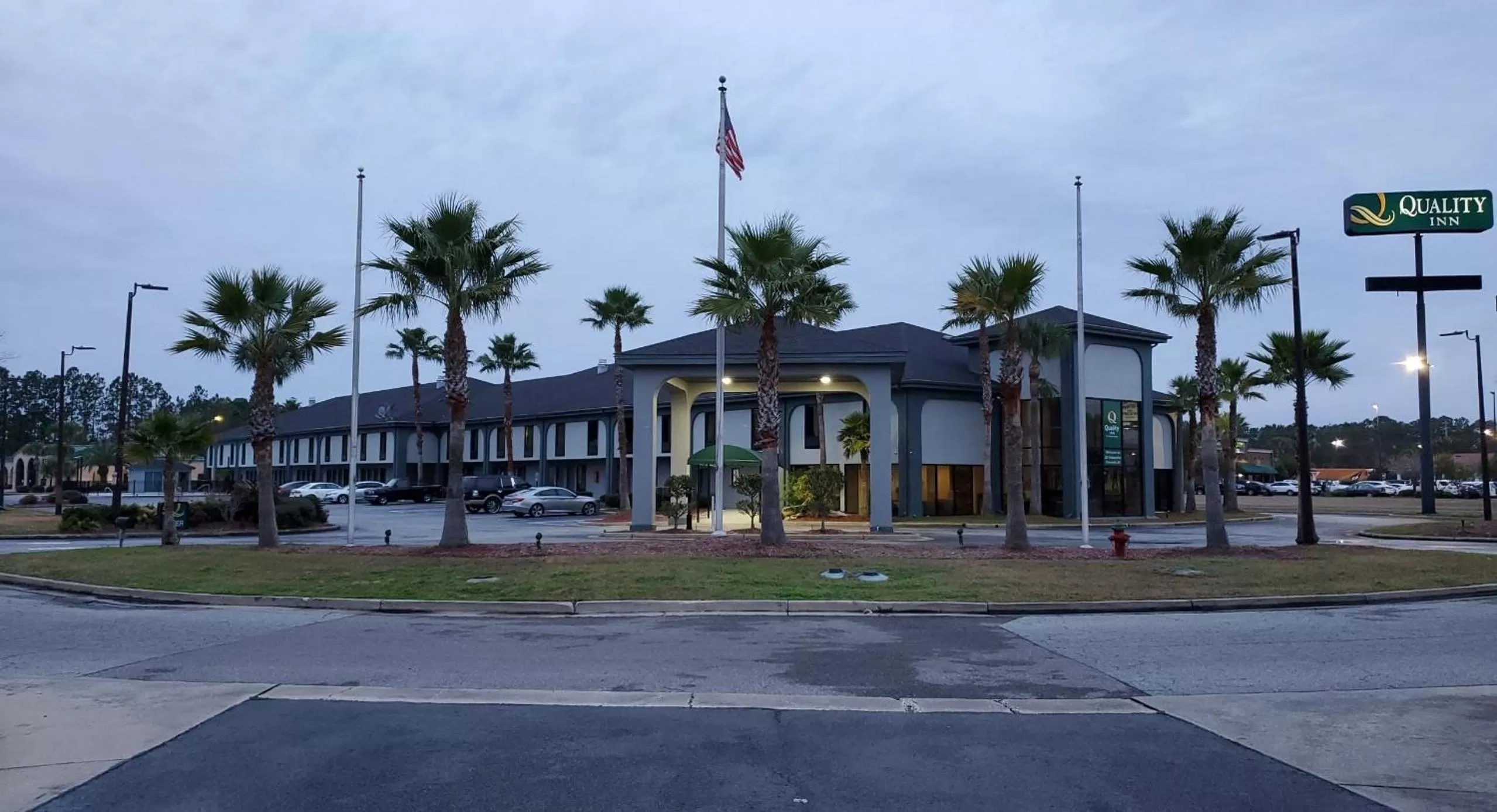 Property building in Quality Inn Brunswick