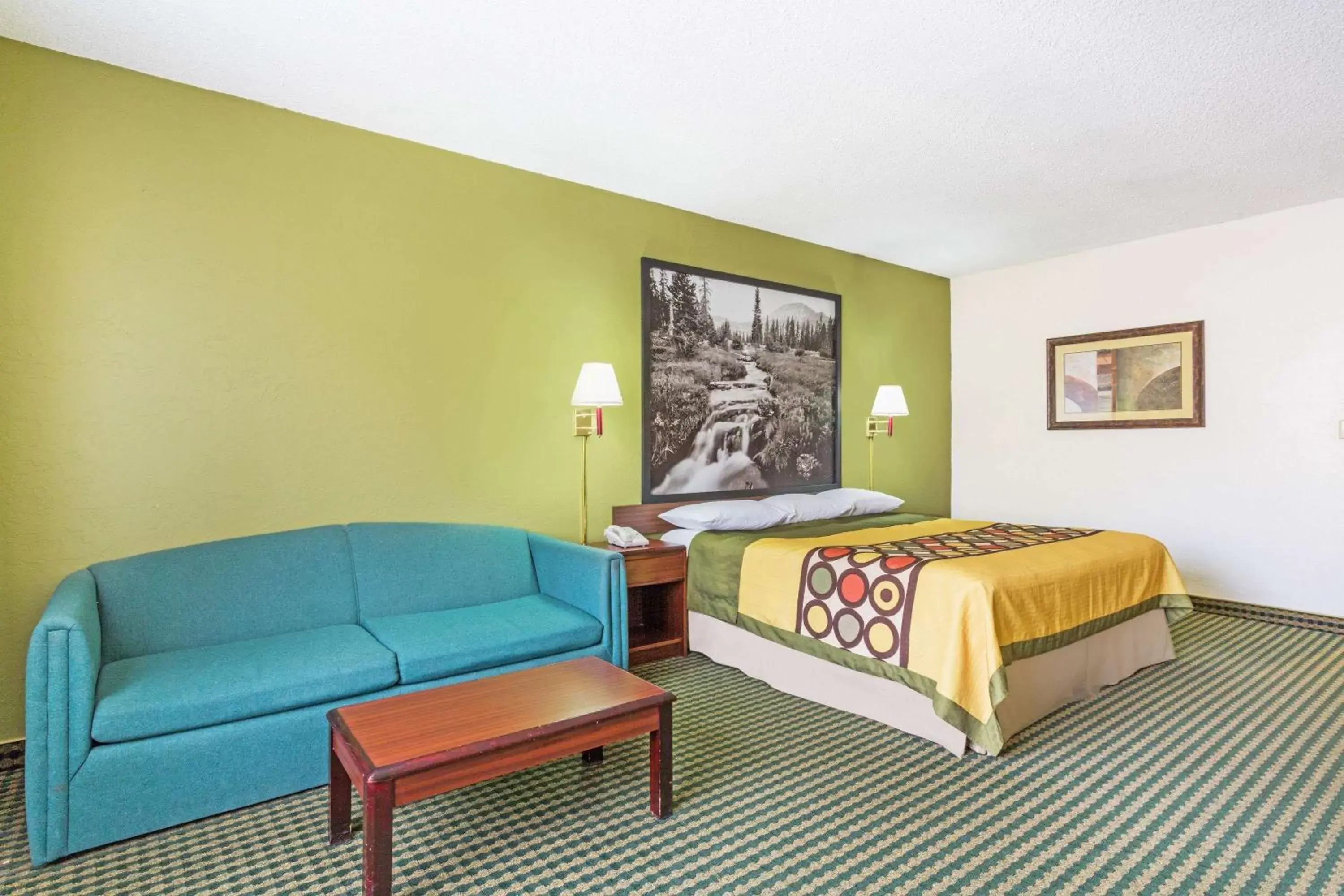 Photo of the whole room, Bed in Super 8 by Wyndham Wendover Photo of the whole room, Bed in Super 8 by Wyndham Wendover