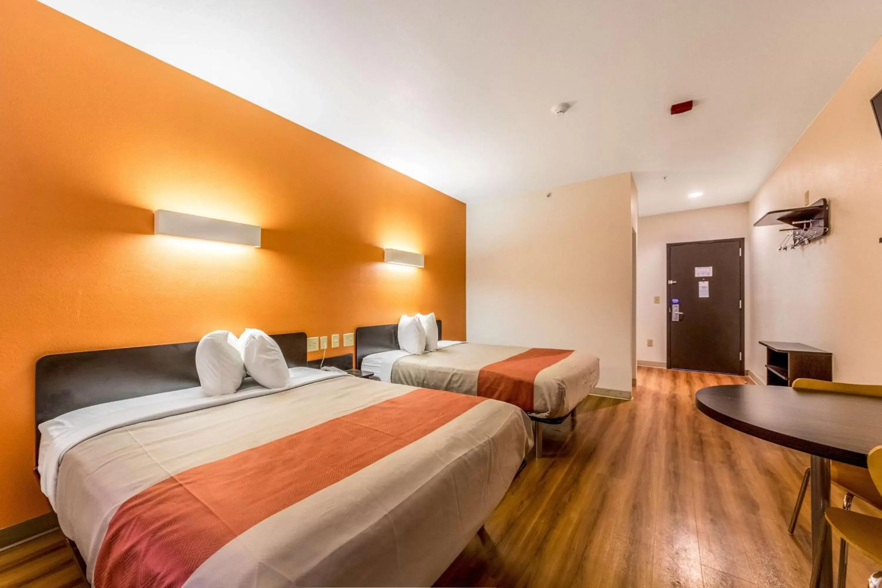 Photo of the whole room, Bed in Motel 6-Jourdanton, TX Photo of the whole room, Bed in Motel 6-Jourdanton, TX