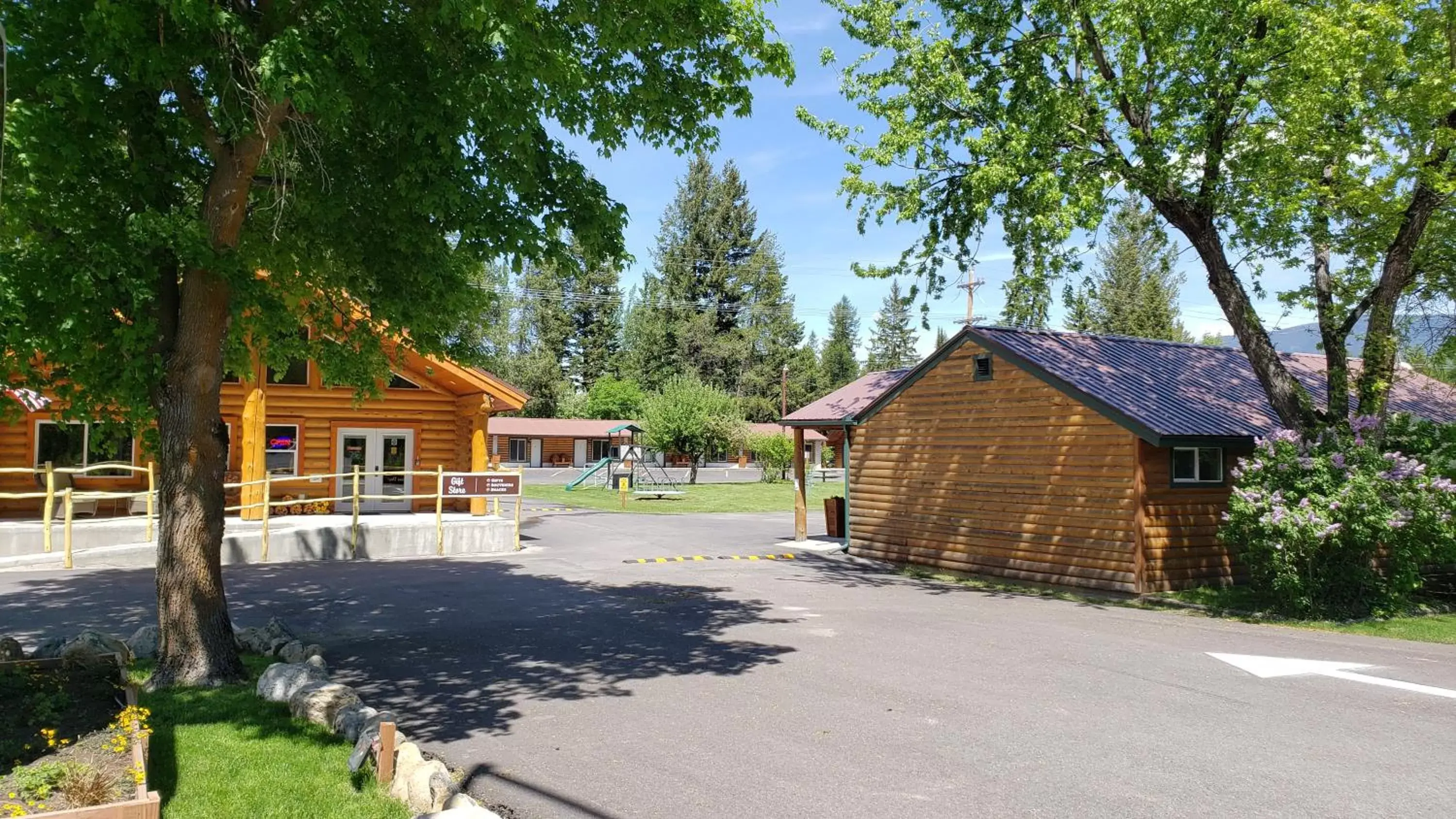 Property building in Beargrass Lodging & RV Resort Property building in Beargrass Lodging & RV Resort