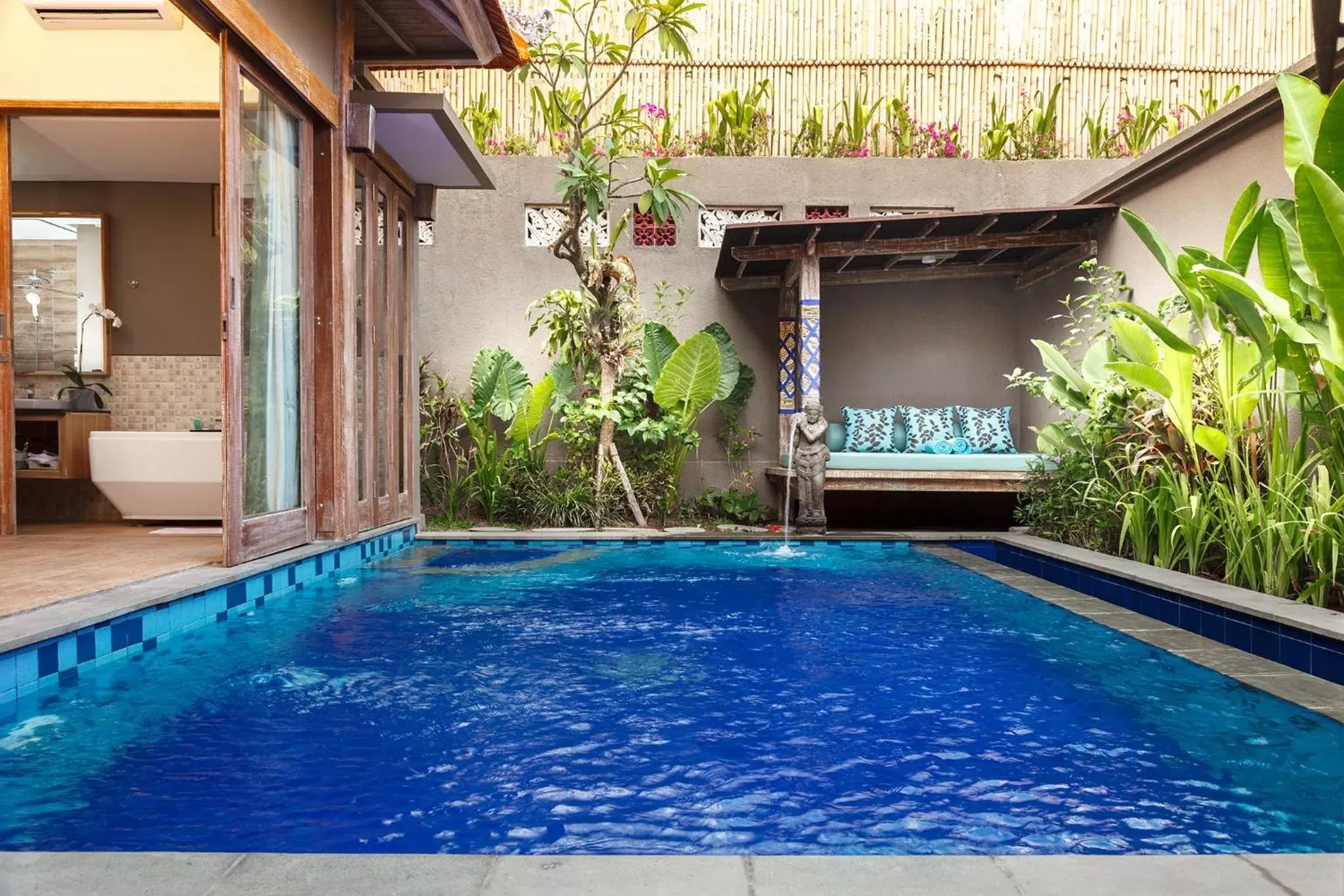 Patio, Swimming Pool in Mahagiri Resort Nusa Lembongan