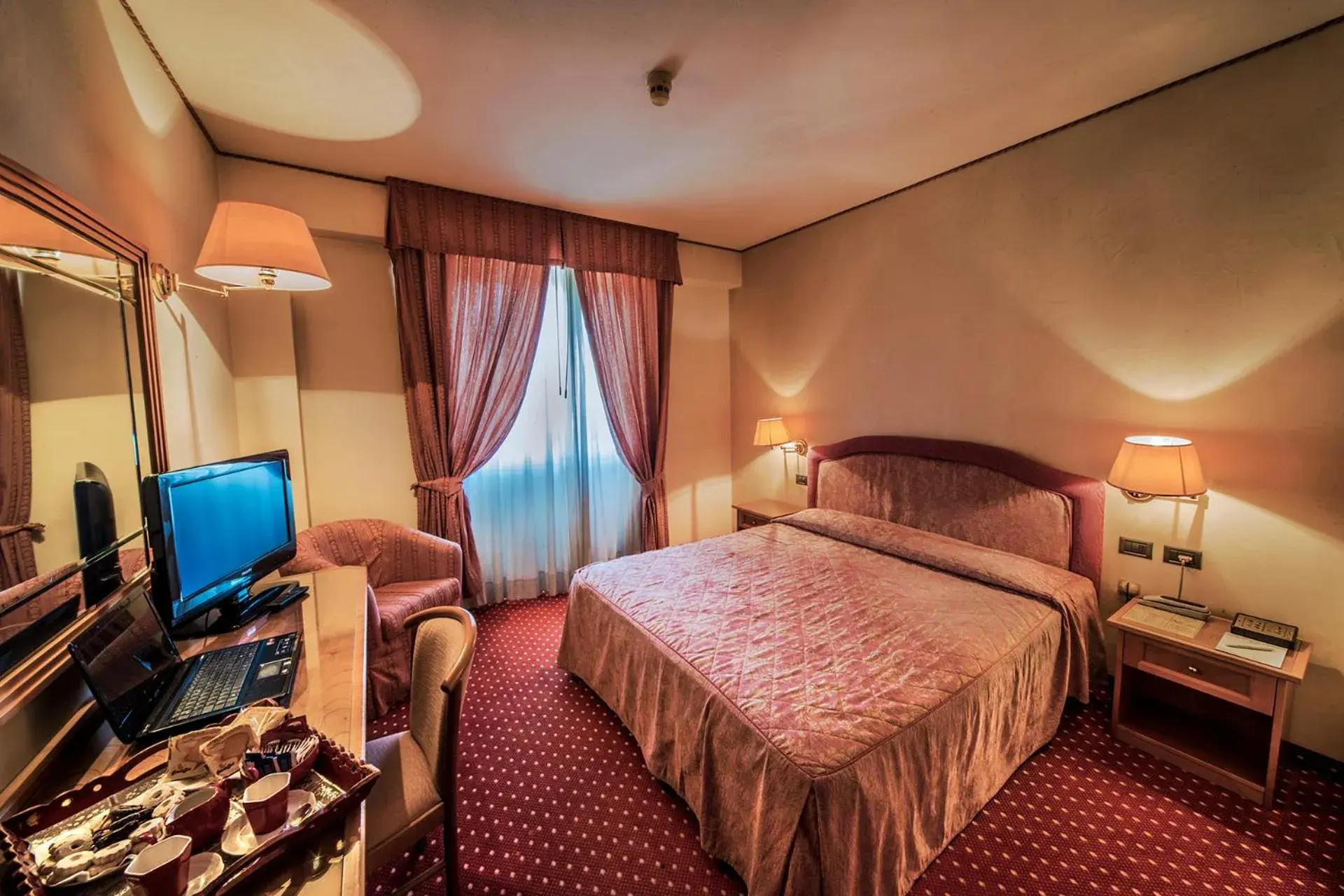 Bed in Hotel Valdarno
