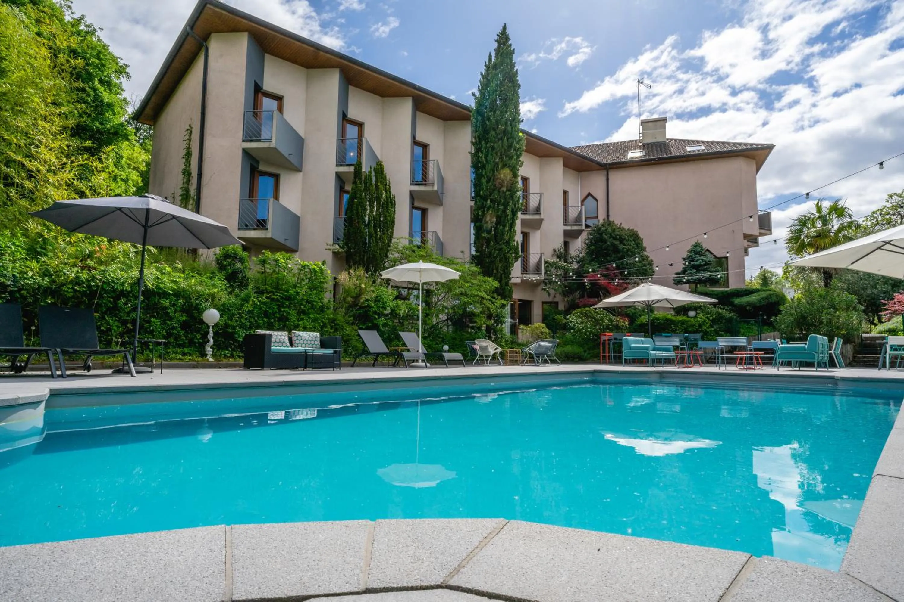 Property building in Best Western Bridge Hotel Lyon East