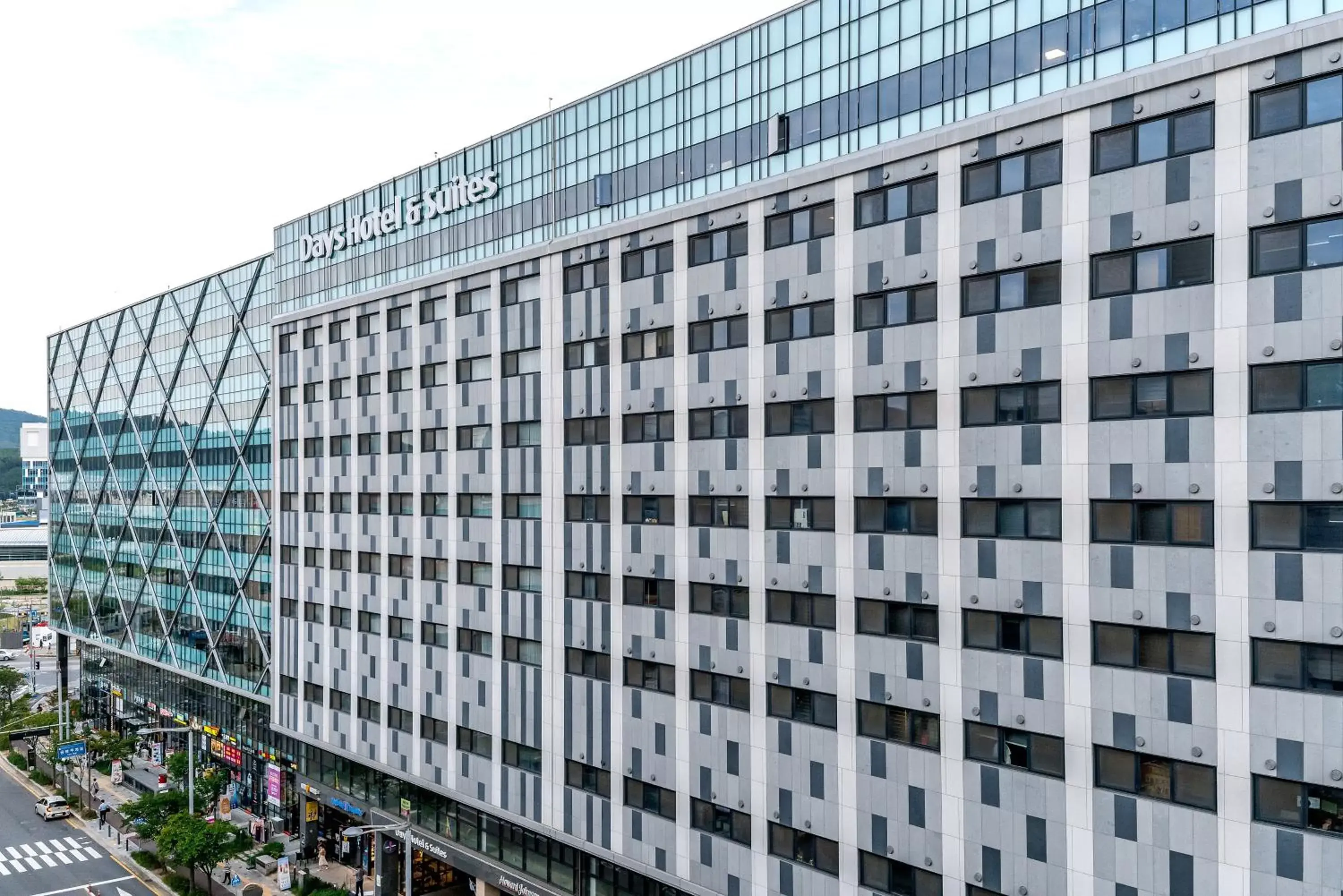 Property Building in Days Hotel & Suites by Wyndham Incheon Airport